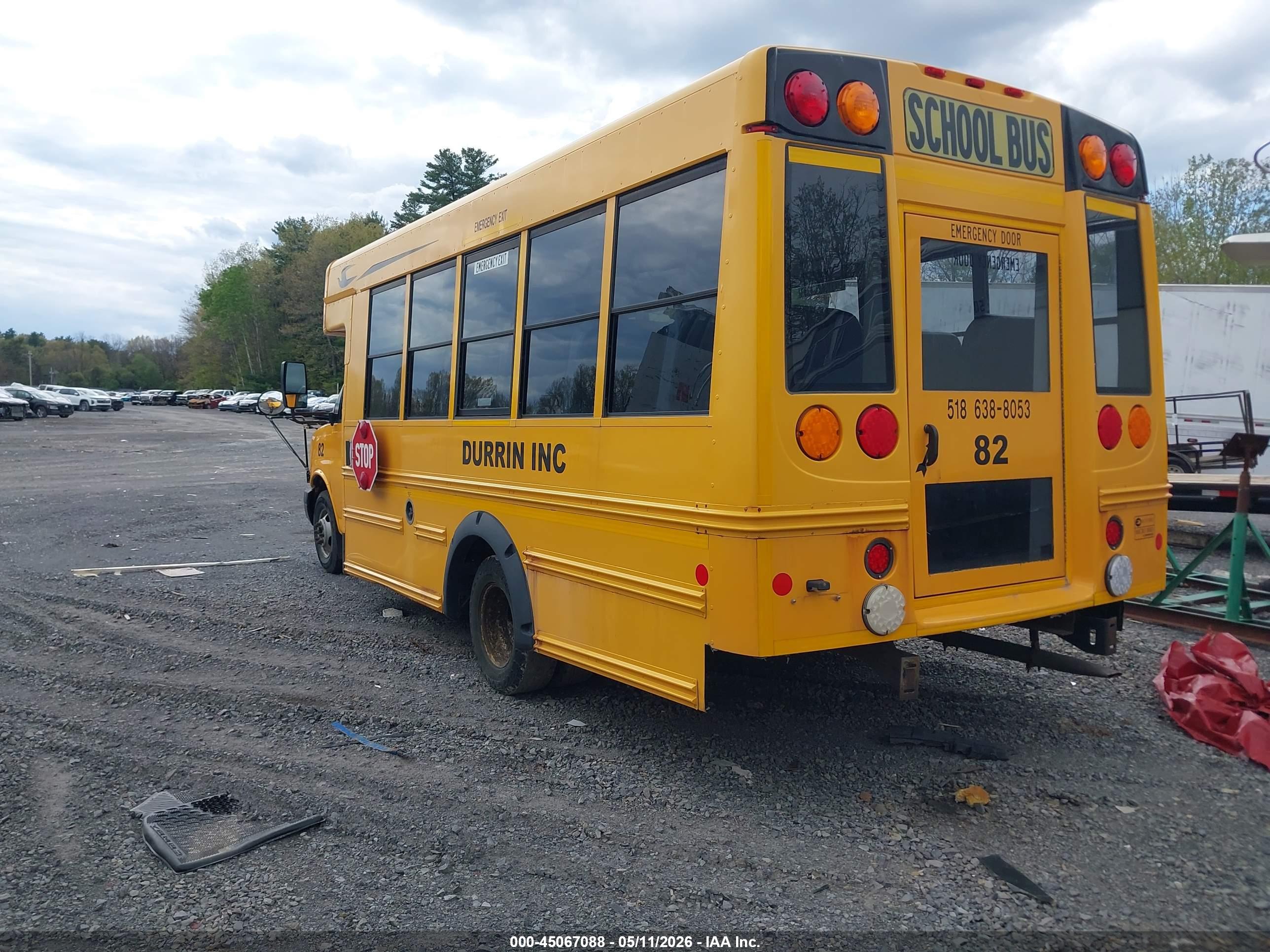 CHEVROLET EXPRESS image 3