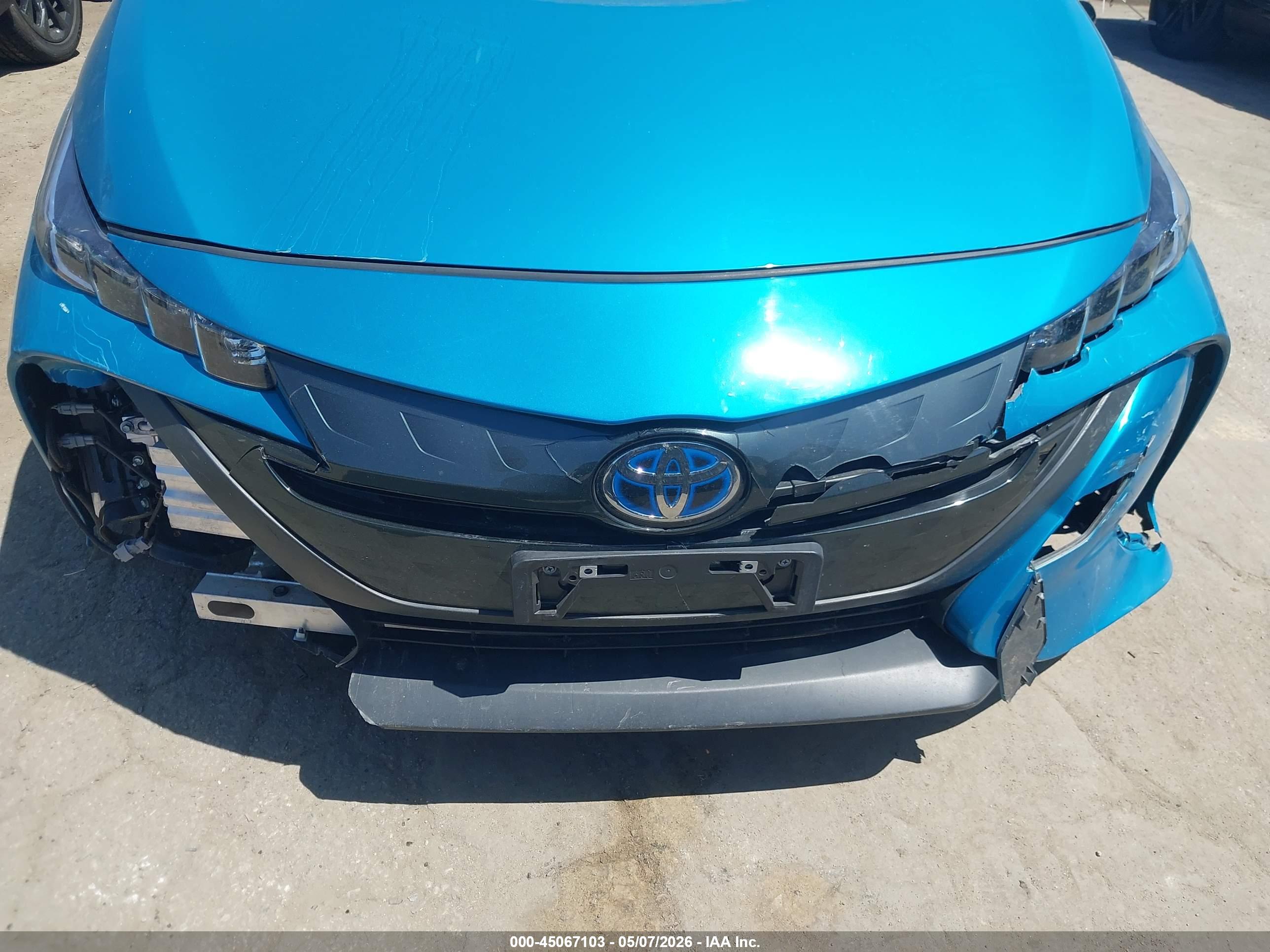 TOYOTA PRIUS image 6