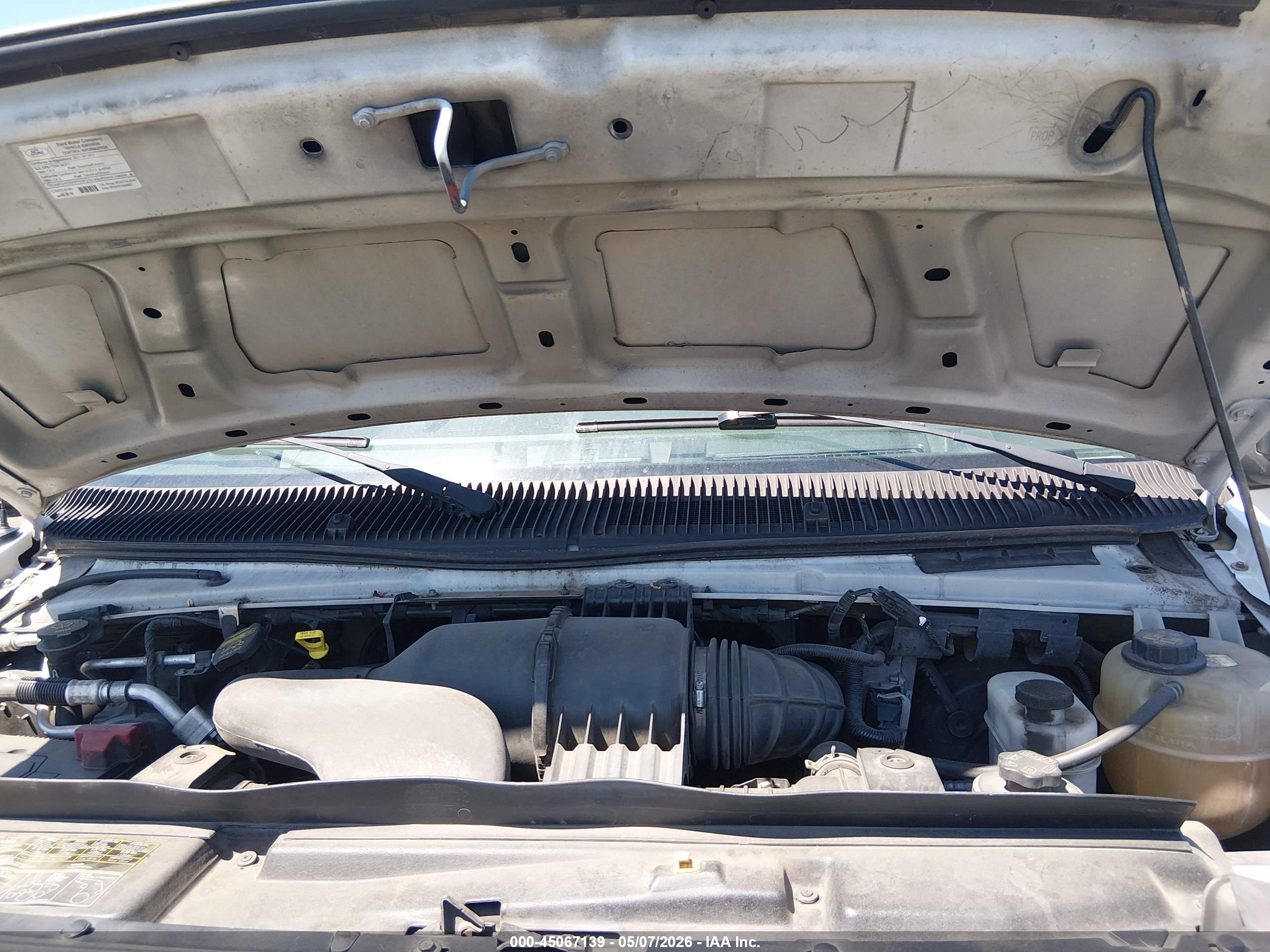 FORD E-150 image 10