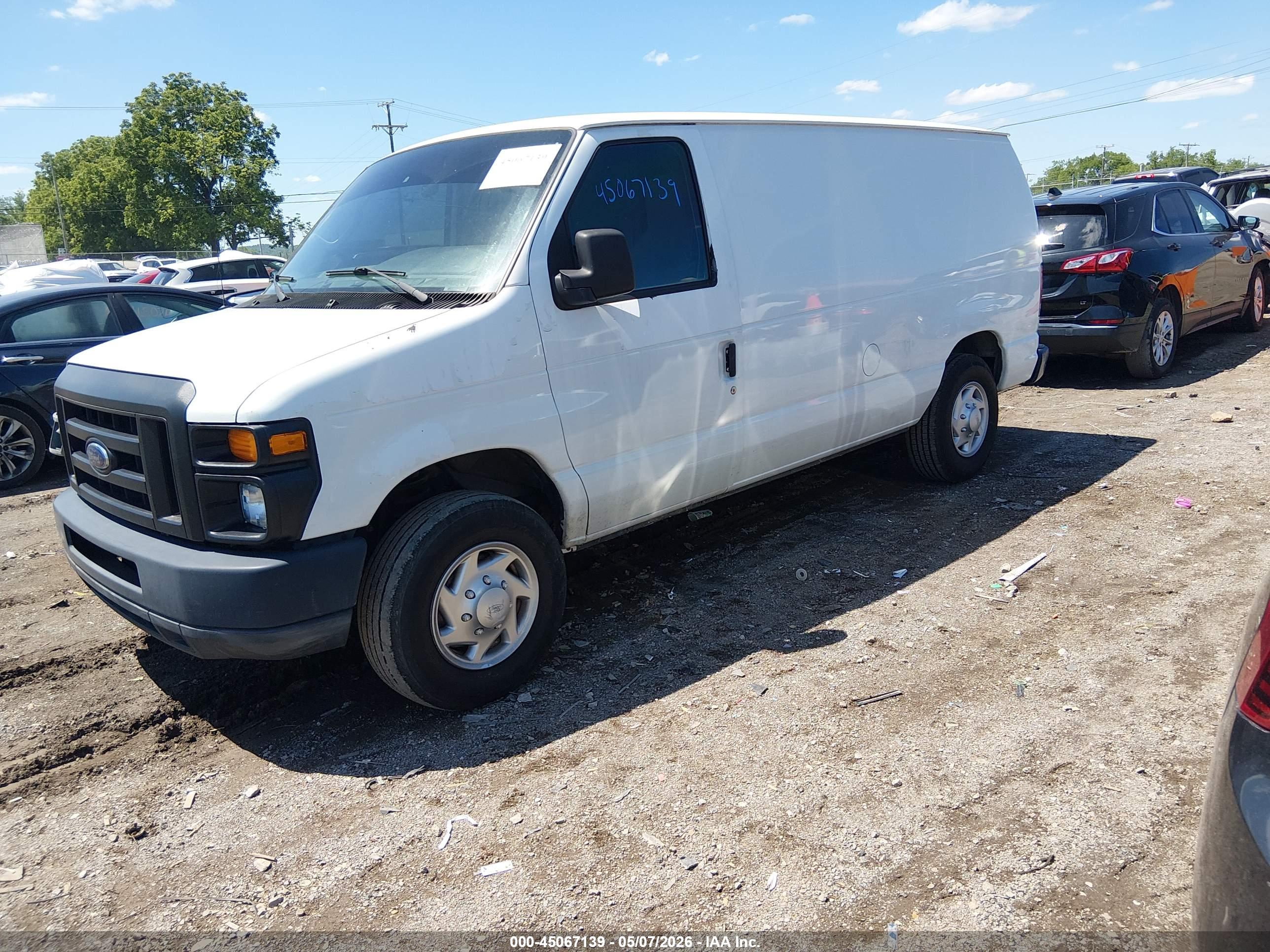 FORD E-150 image 2