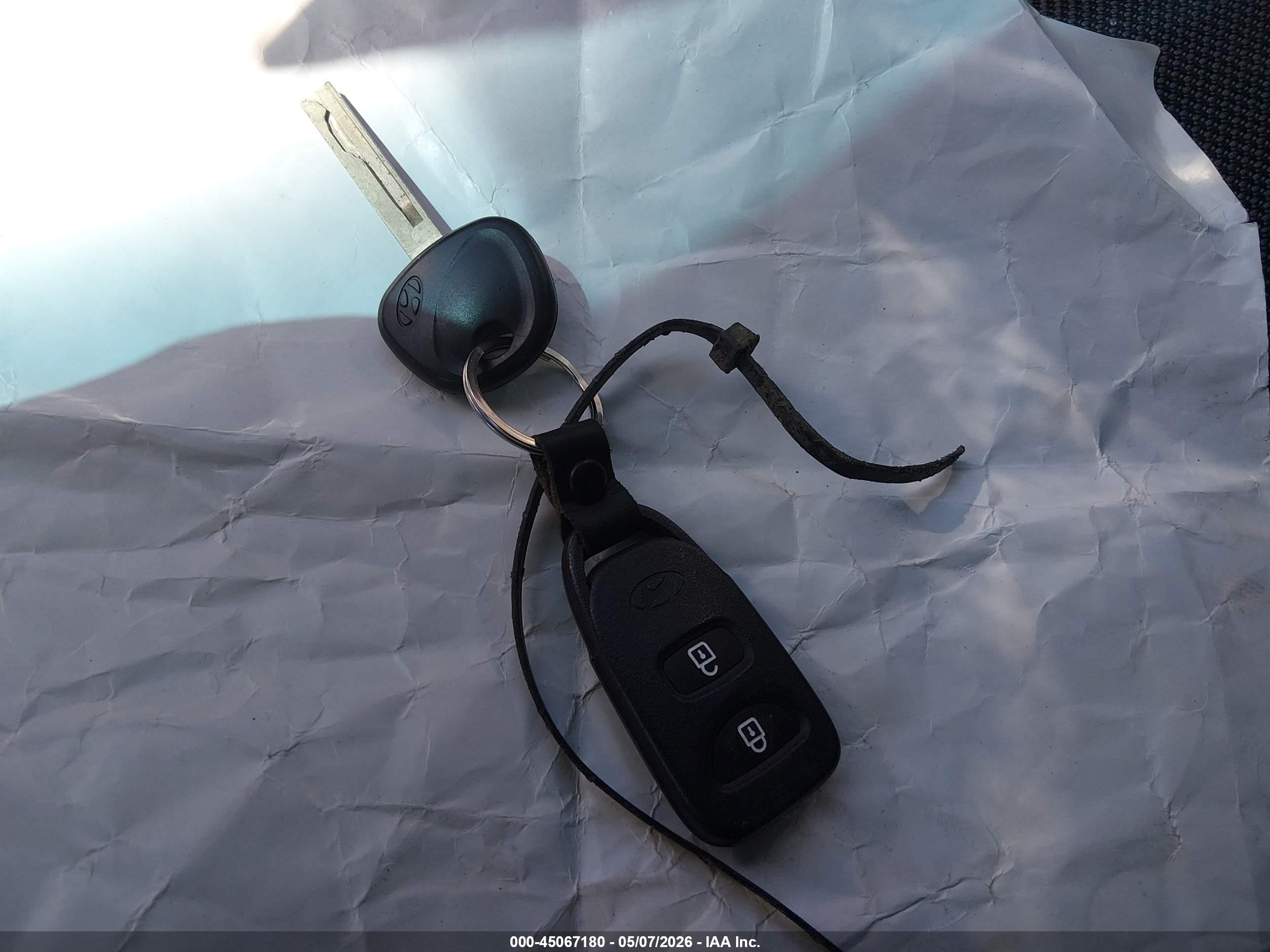 HYUNDAI ACCENT image 11