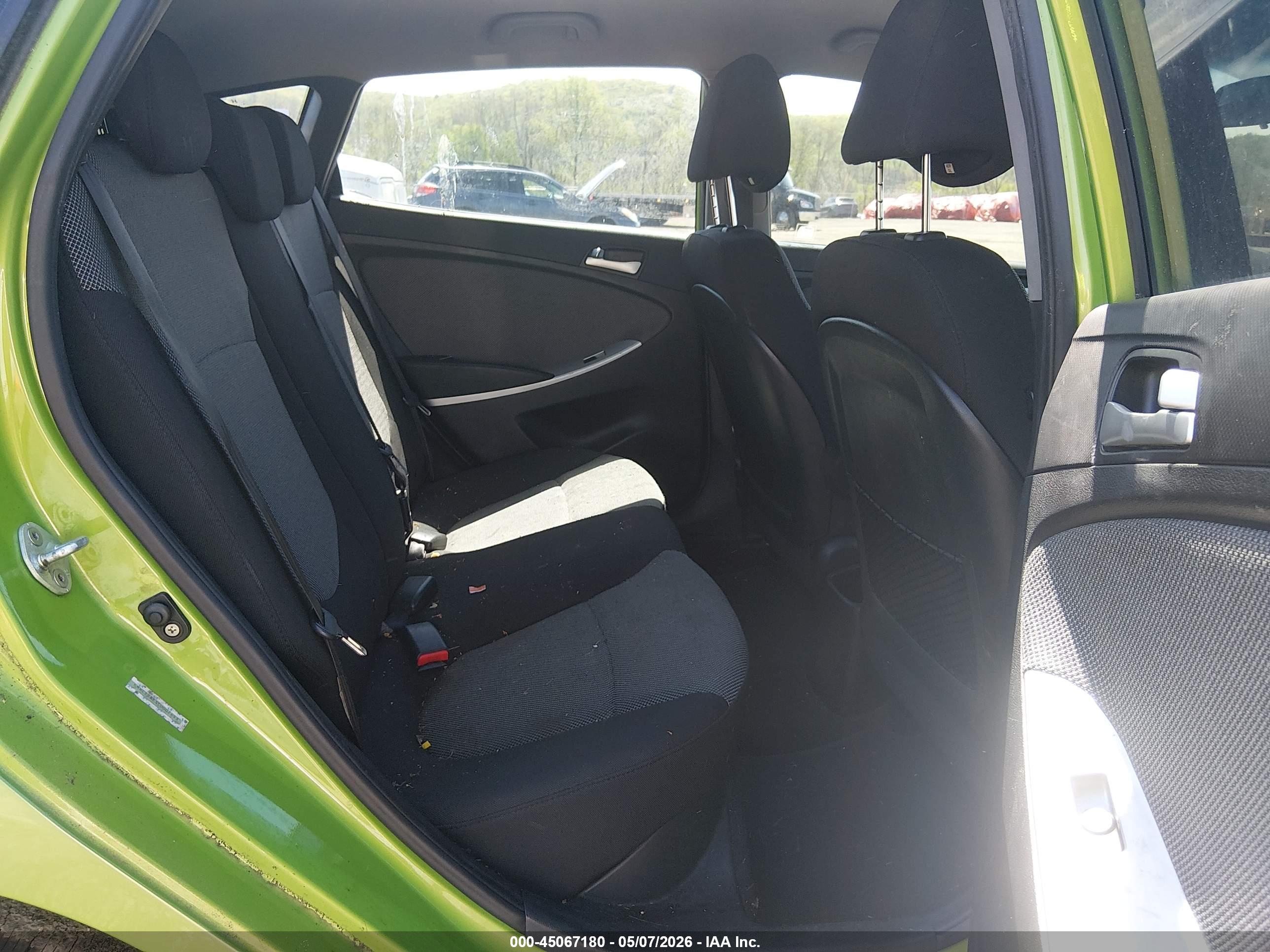 HYUNDAI ACCENT image 8