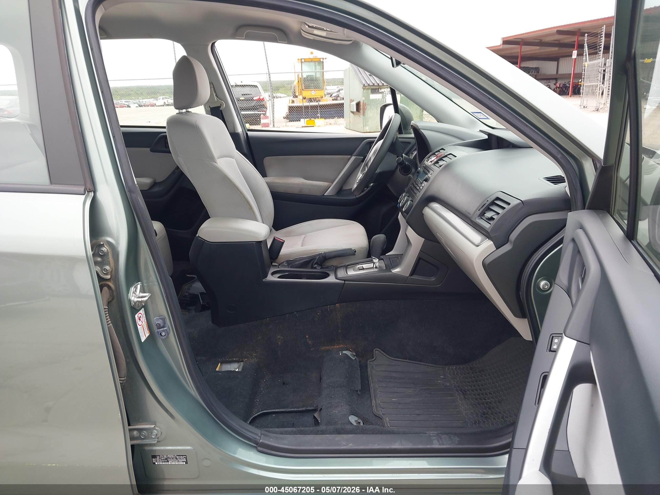 SUBARU FORESTER image 5