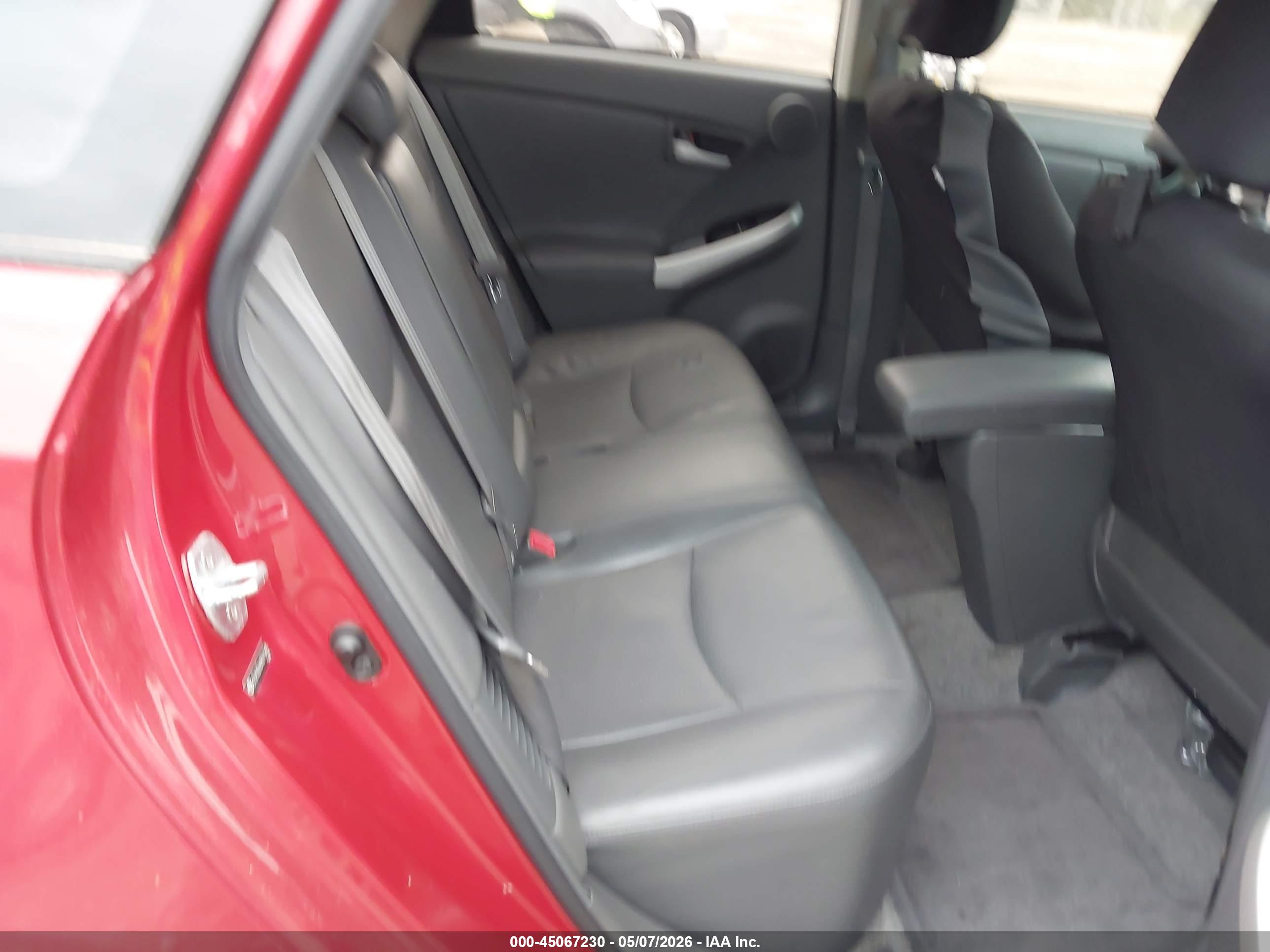 TOYOTA PRIUS image 8