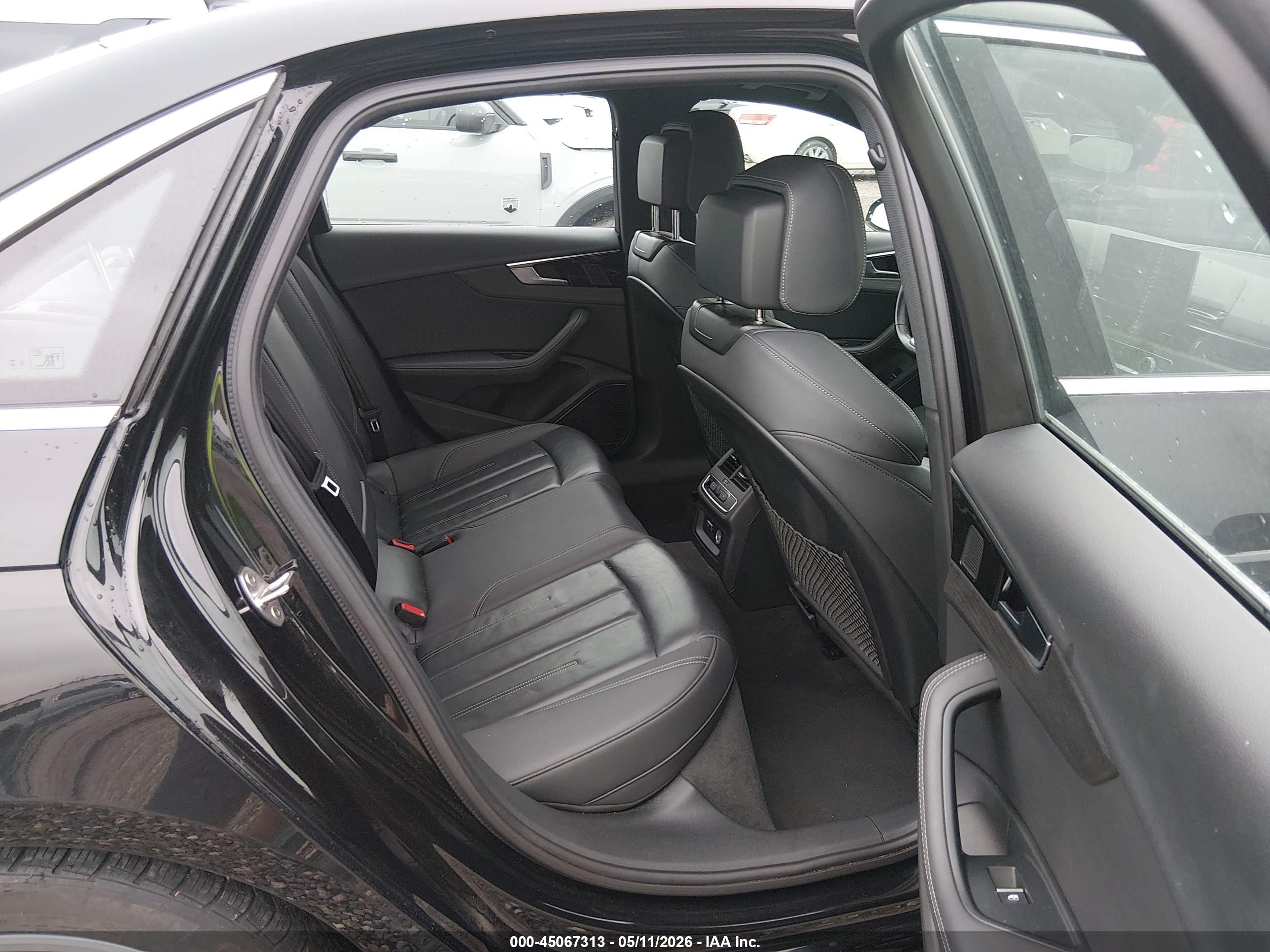AUDI A4 image 8
