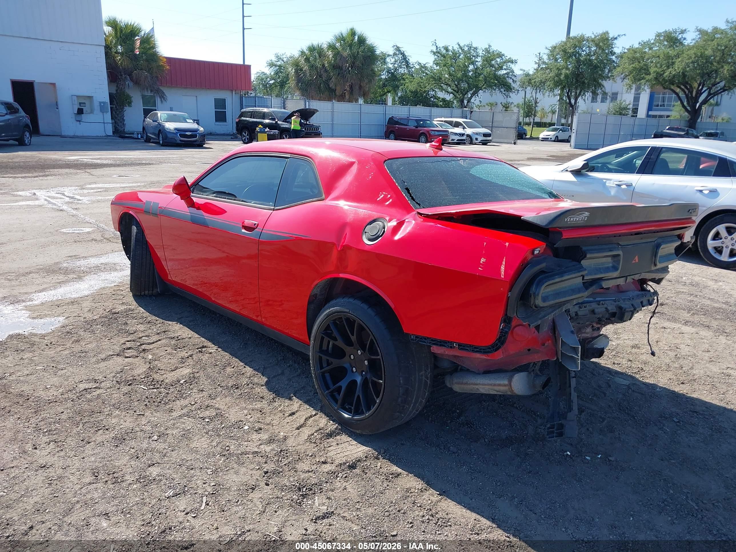 DODGE CHALLENGER image 3