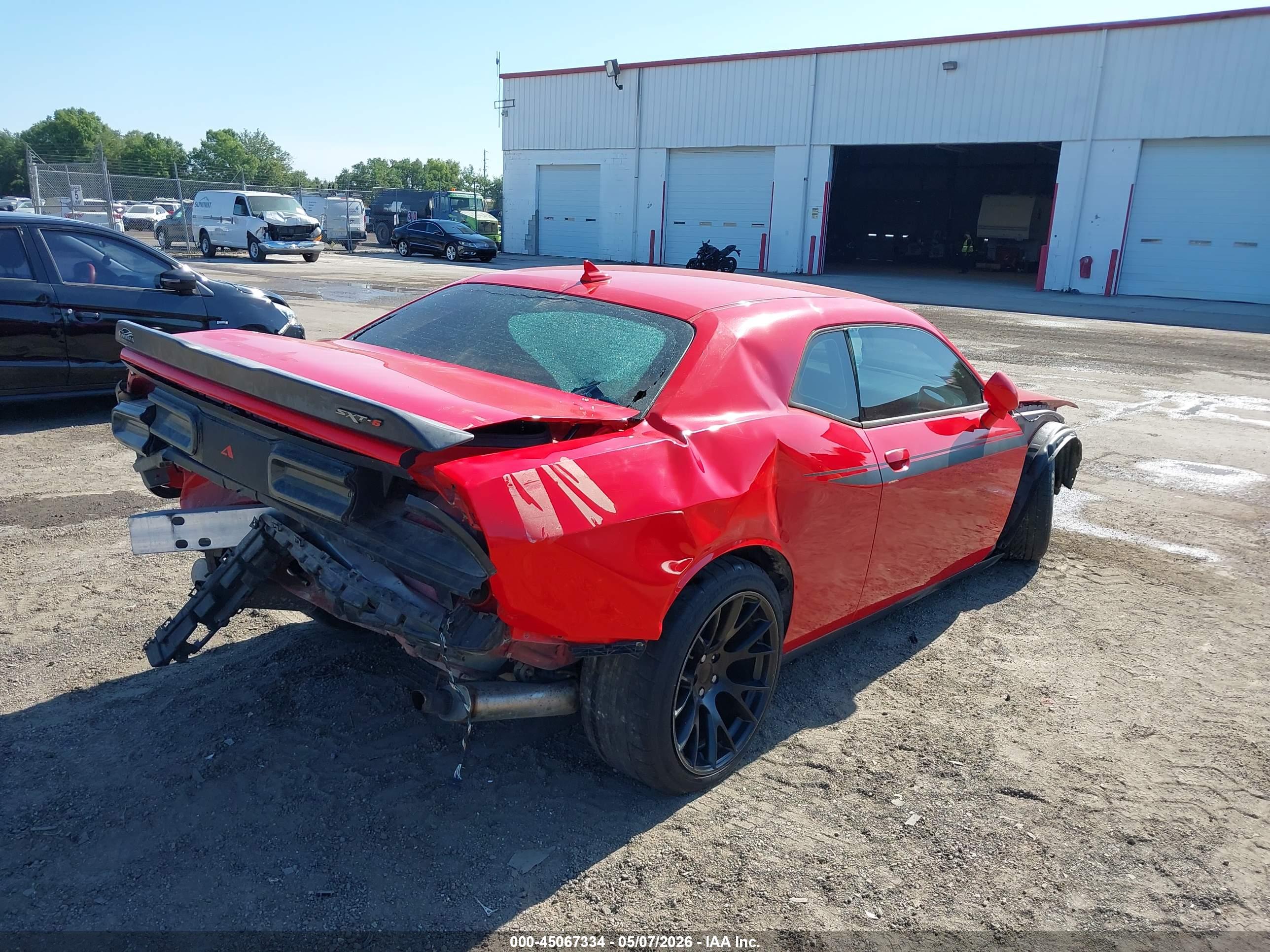 DODGE CHALLENGER image 4
