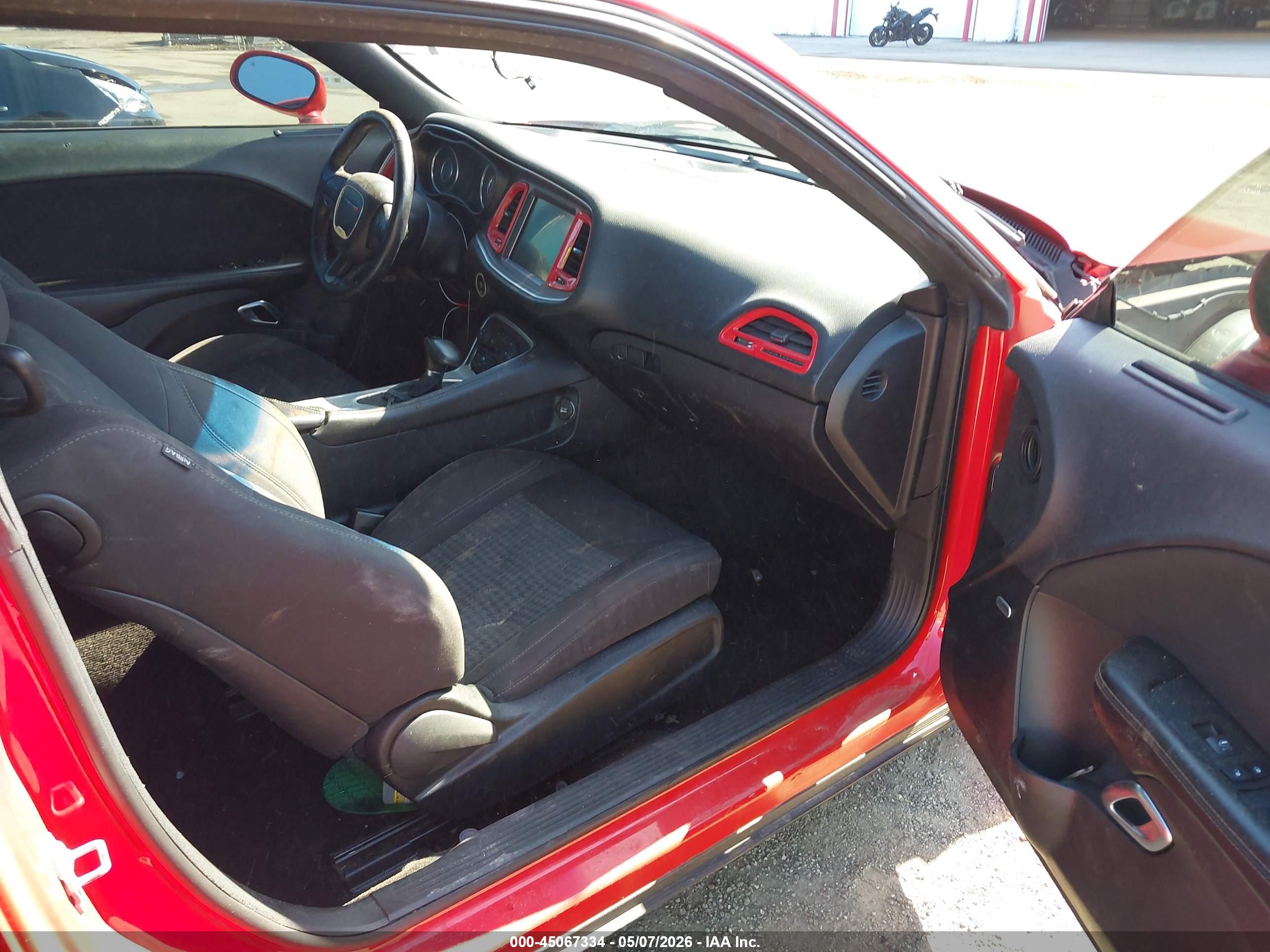 DODGE CHALLENGER image 5