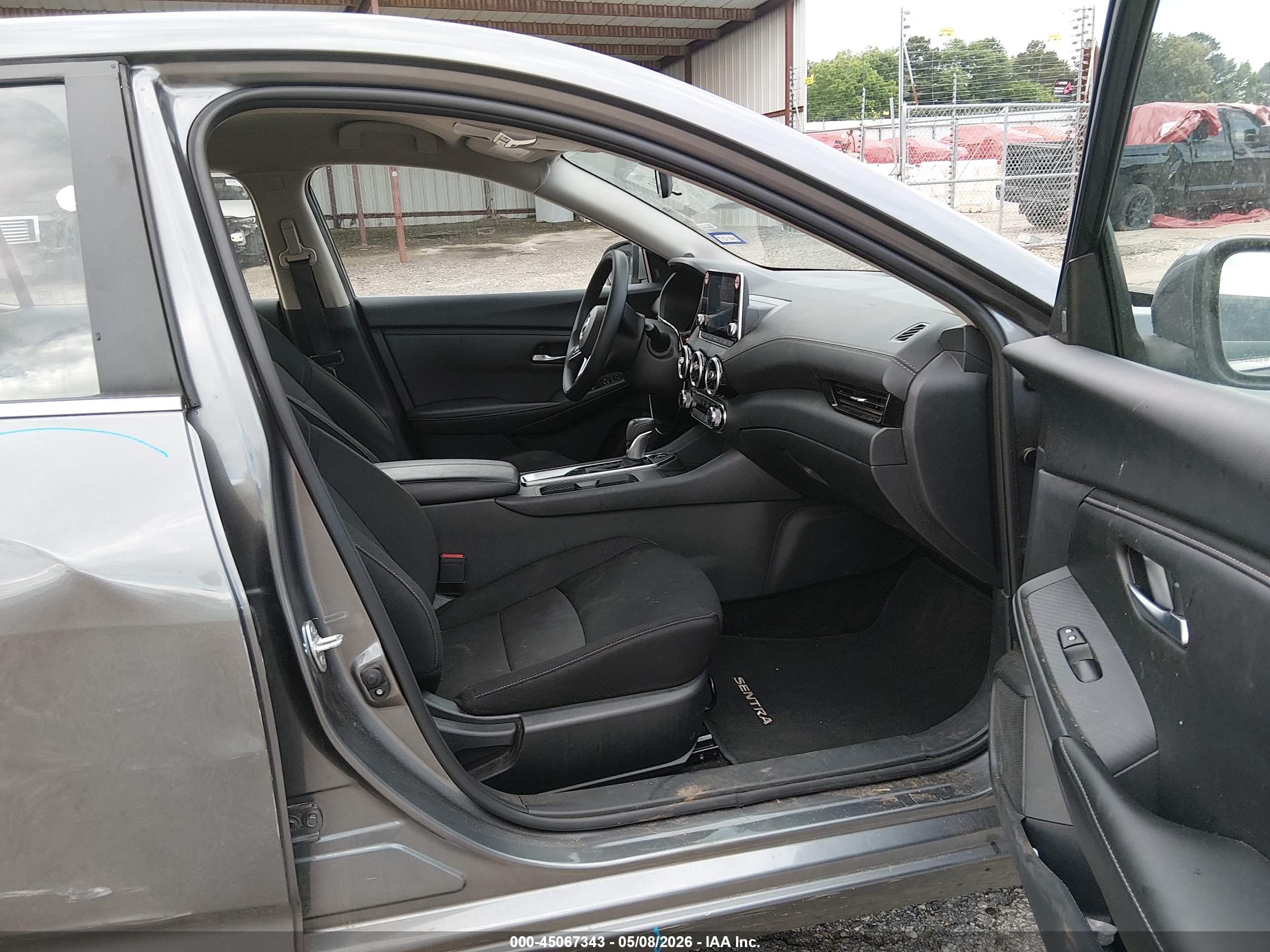 NISSAN SENTRA image 5