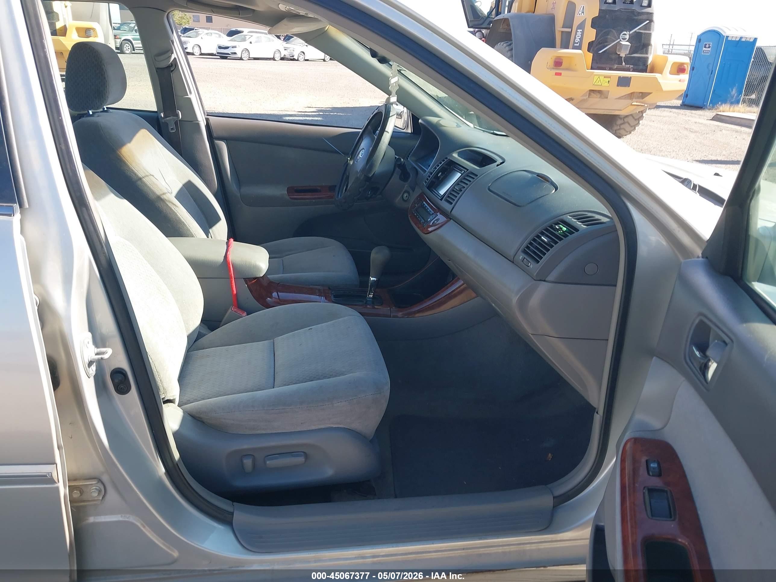TOYOTA CAMRY image 5