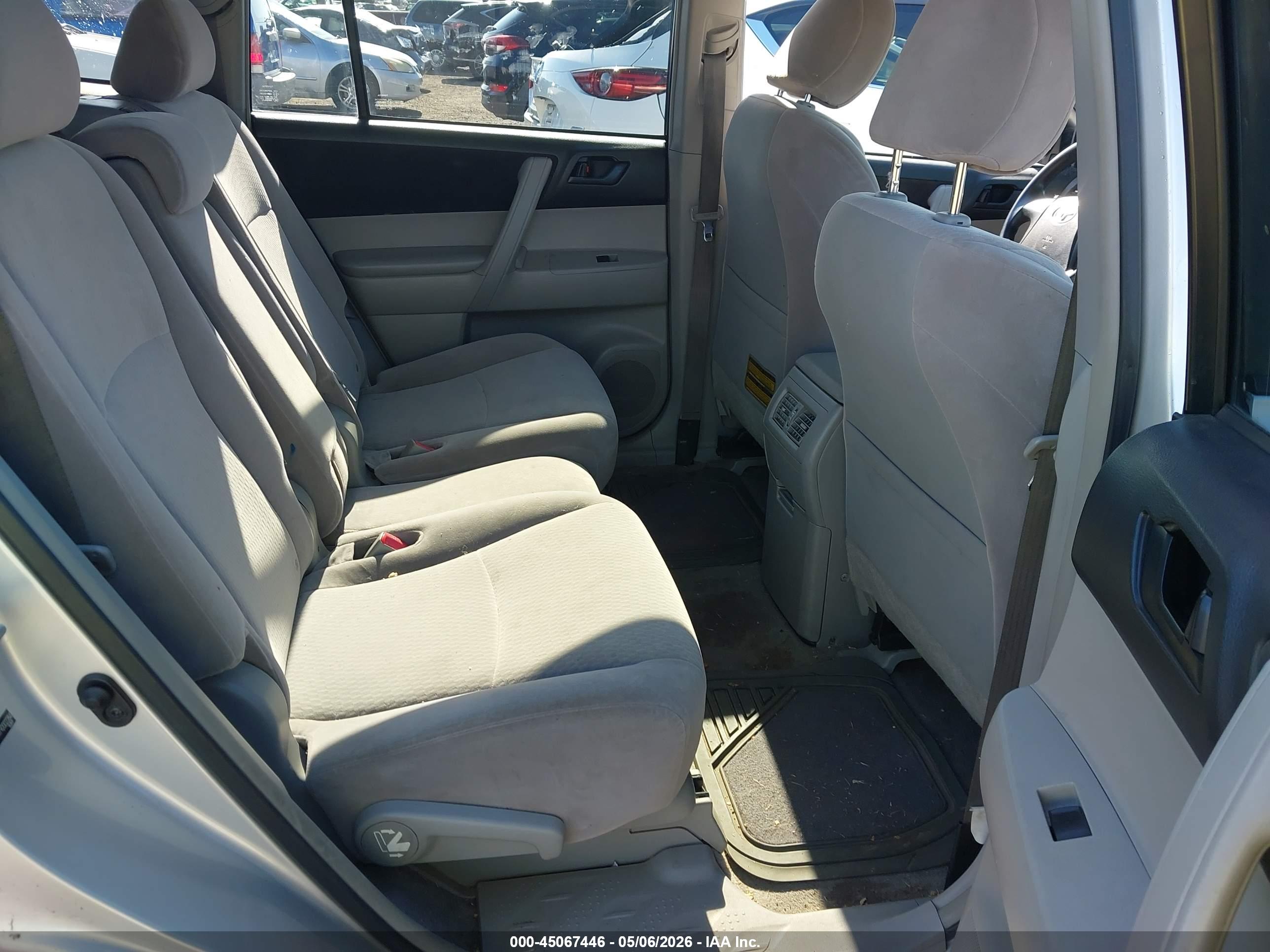 TOYOTA HIGHLANDER image 8