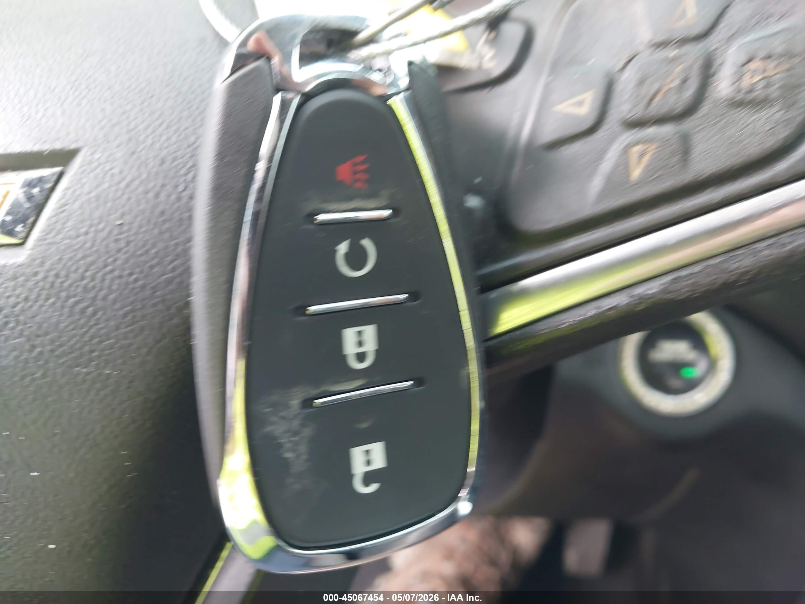 CHEVROLET EQUINOX image 11