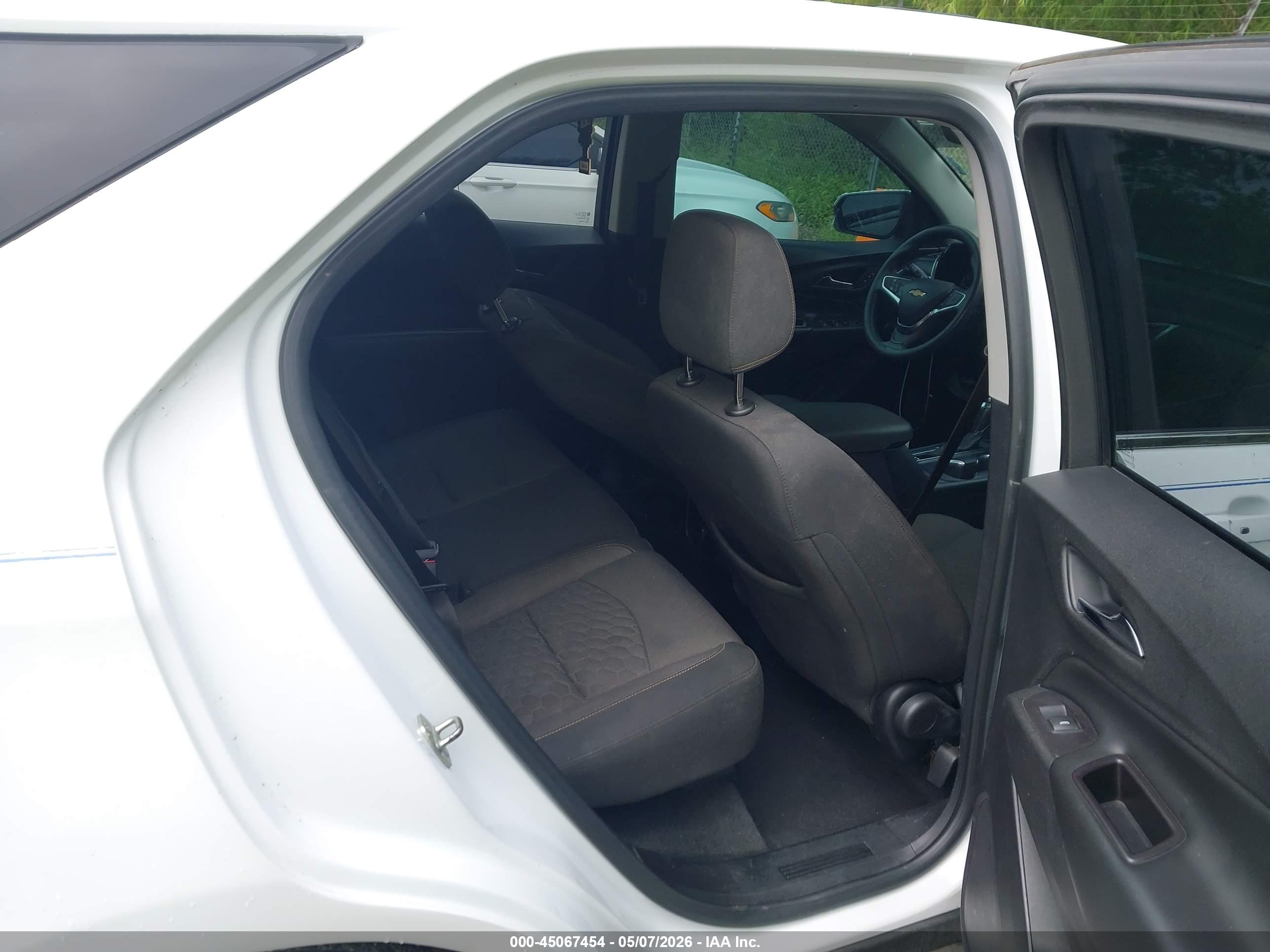 CHEVROLET EQUINOX image 8