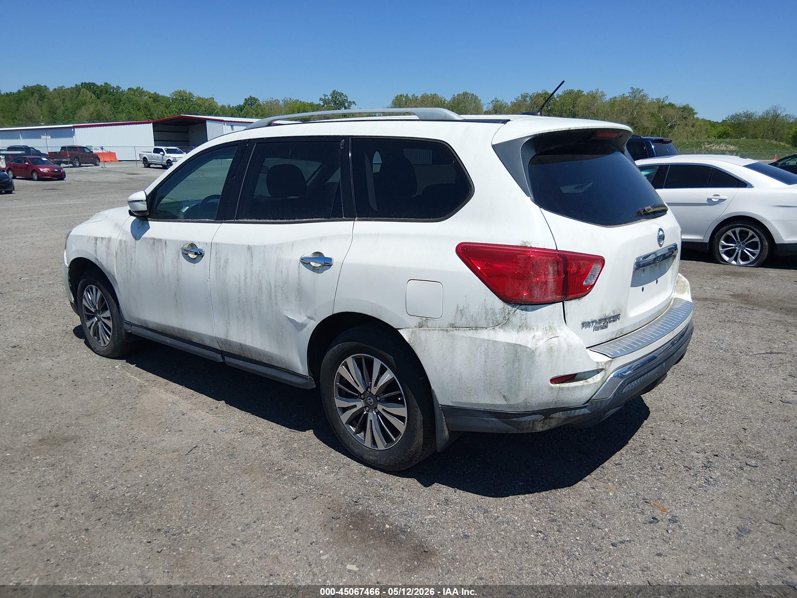 NISSAN PATHFINDER image 3
