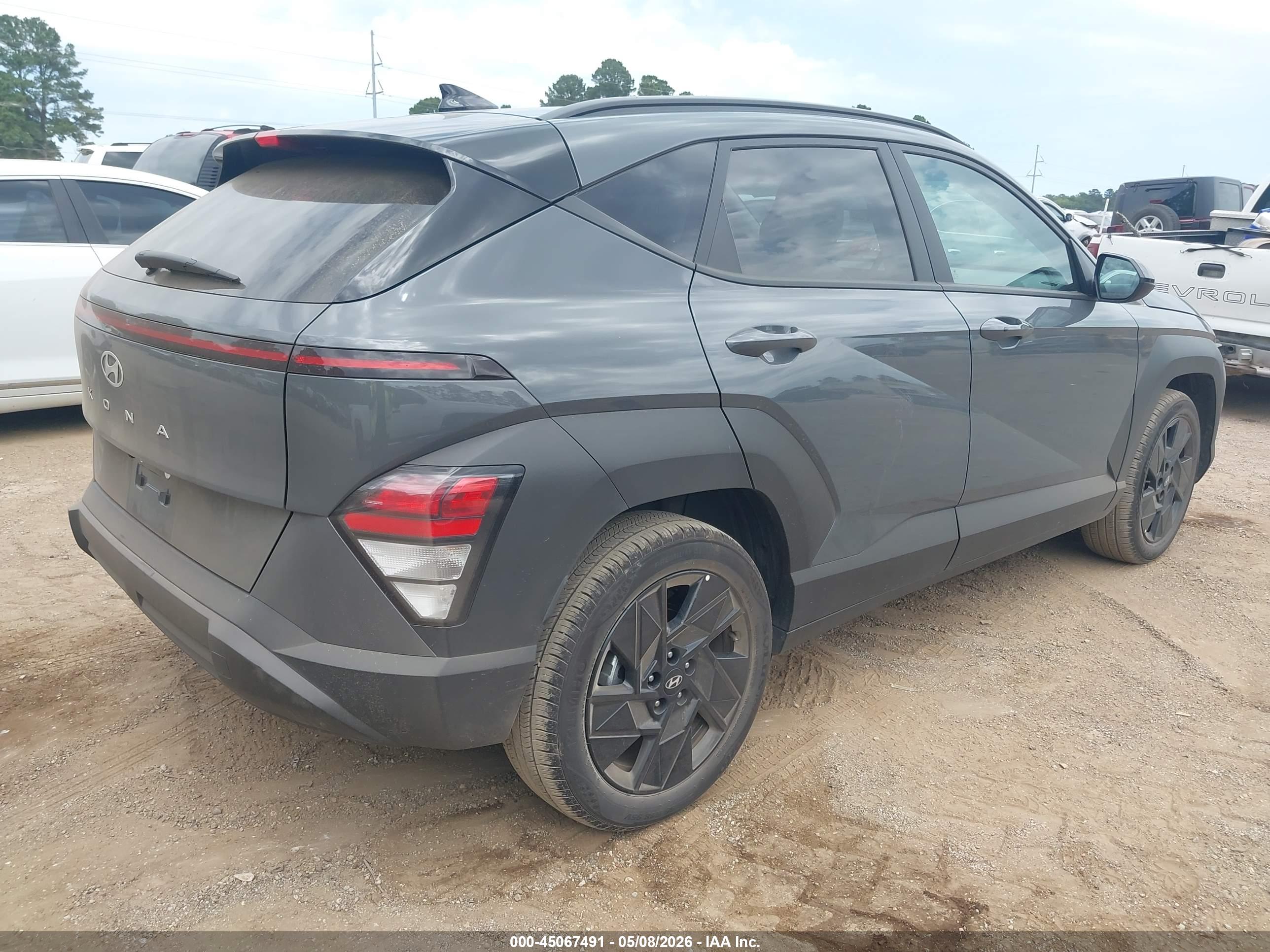 HYUNDAI KONA image 4