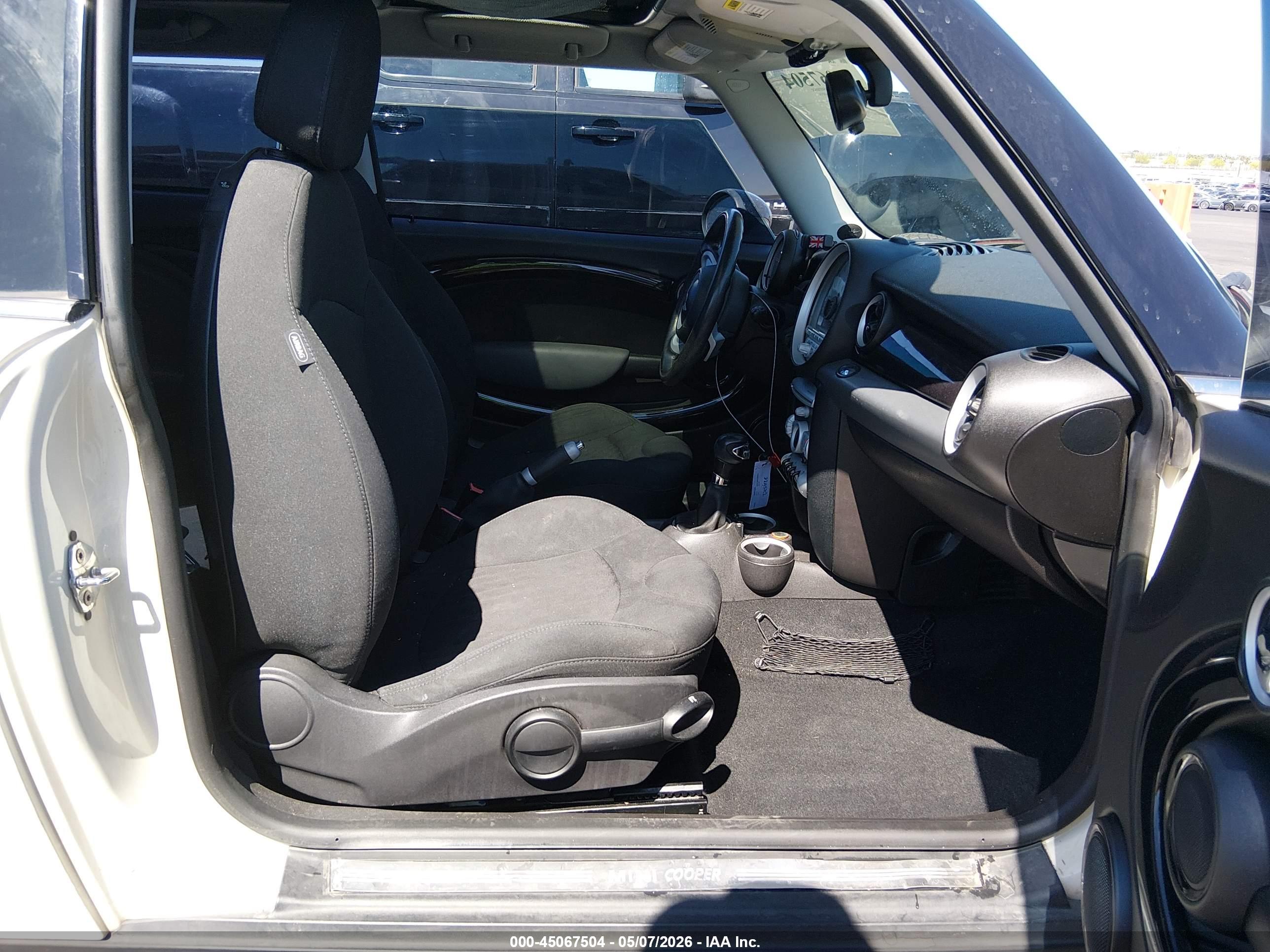 MINI COOPER image 5