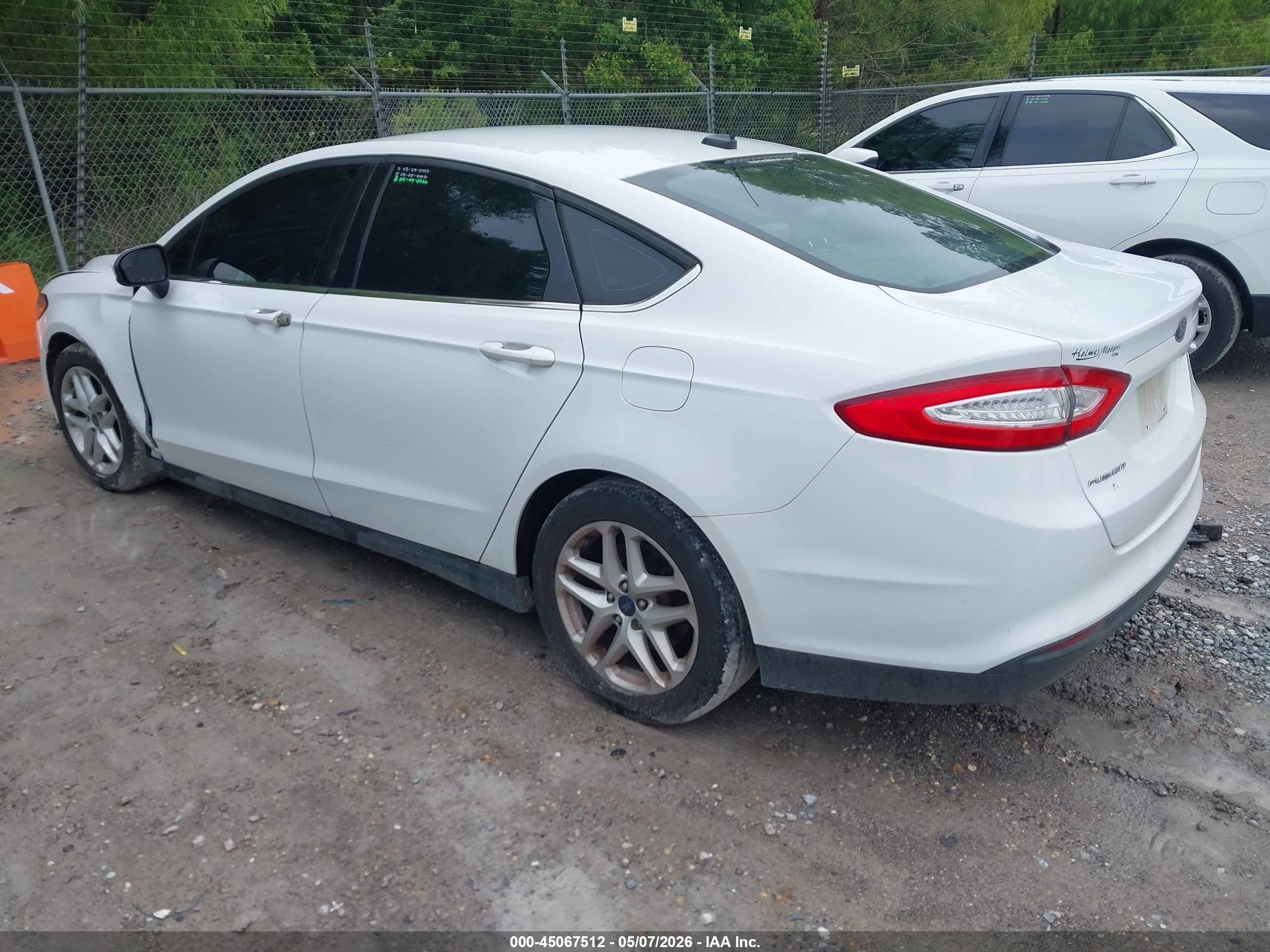 FORD FUSION image 3