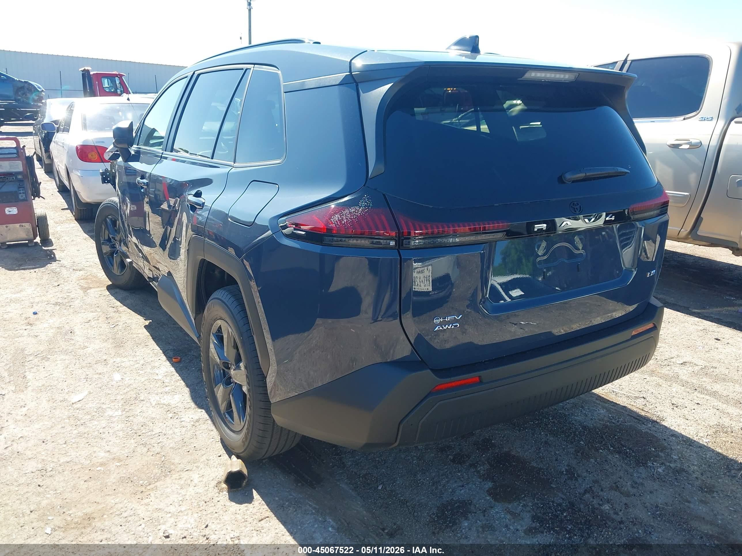 TOYOTA RAV4 image 3