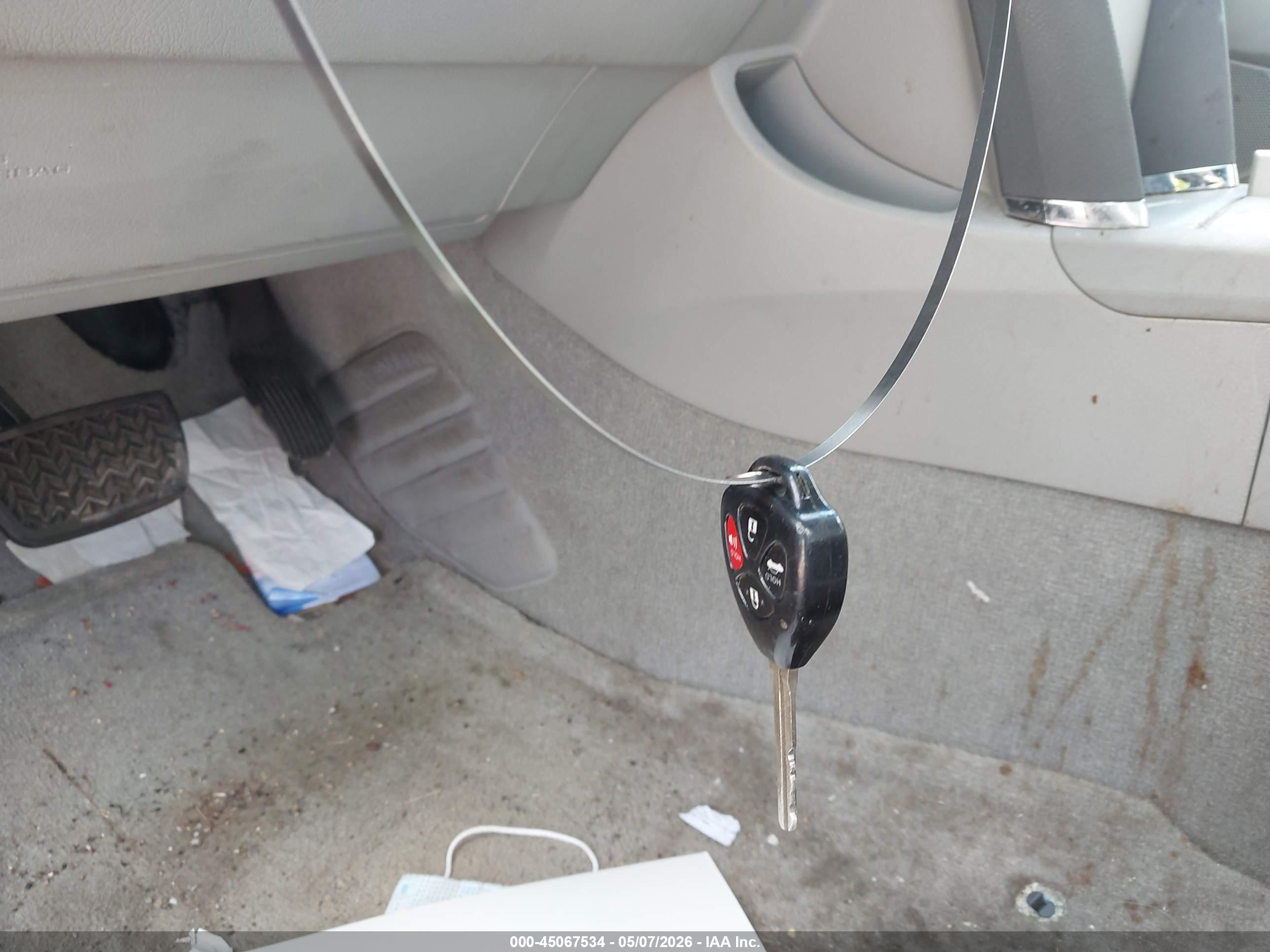 TOYOTA CAMRY image 11