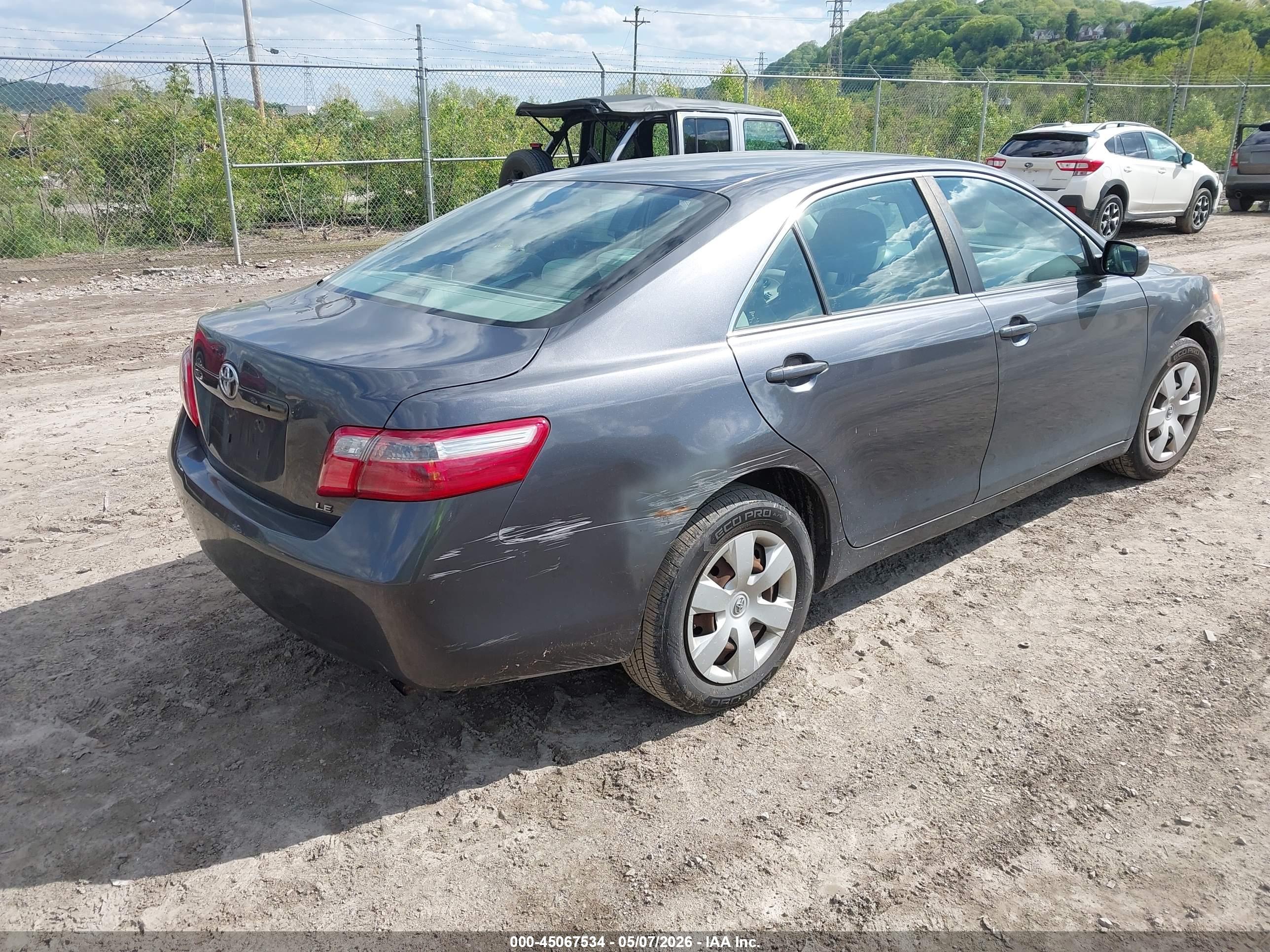 TOYOTA CAMRY image 4