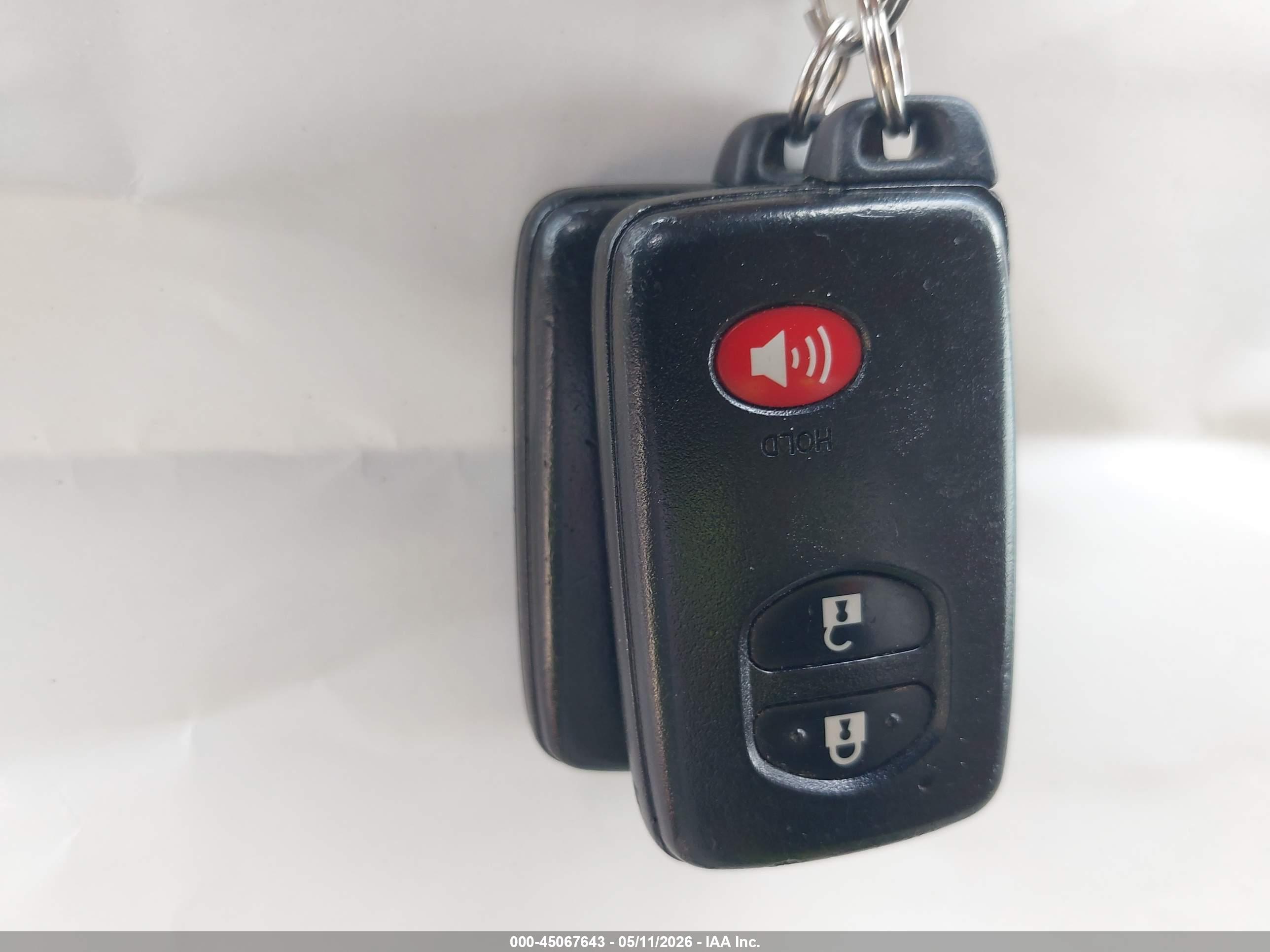 TOYOTA PRIUS image 11