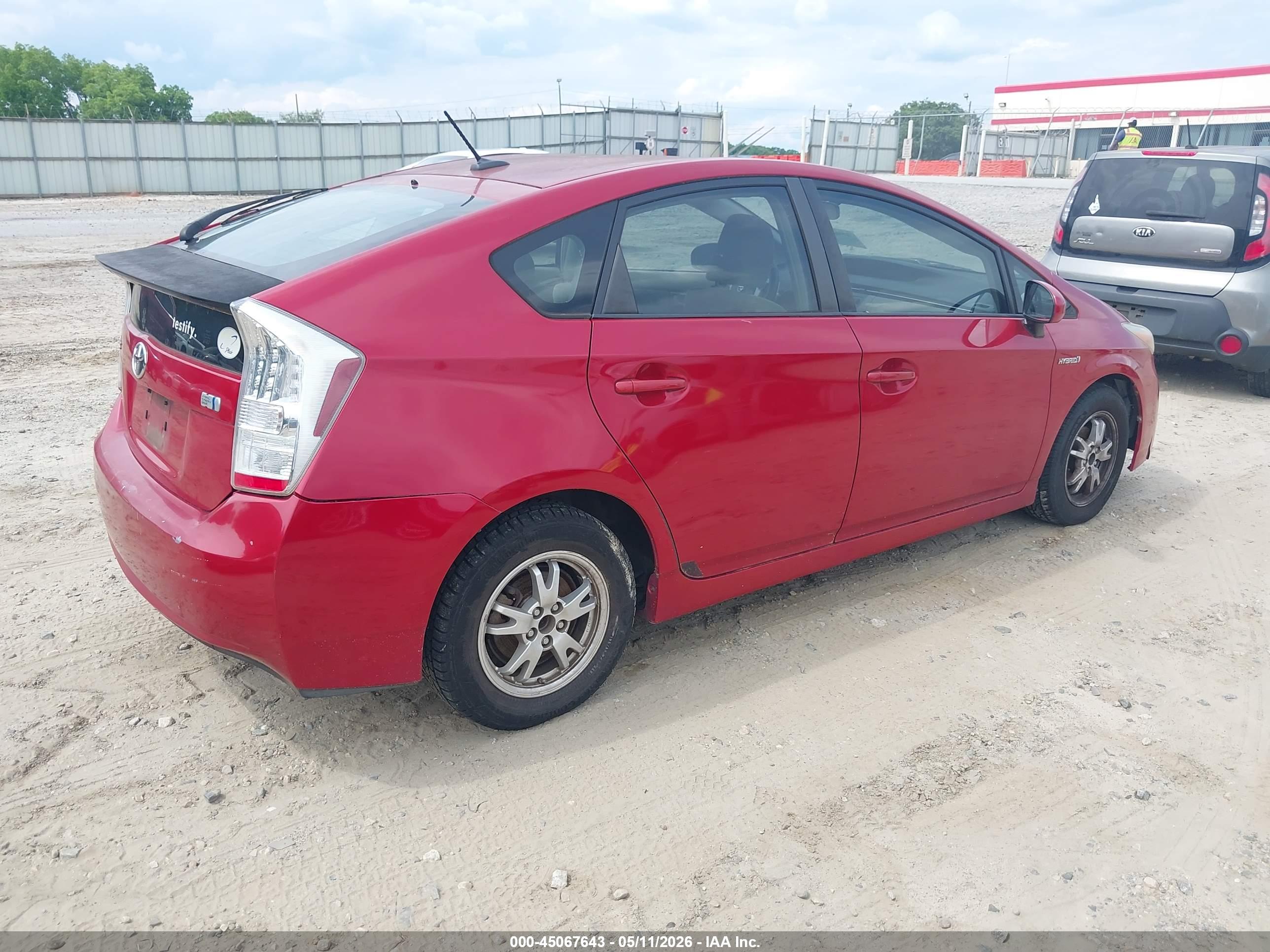 TOYOTA PRIUS image 4