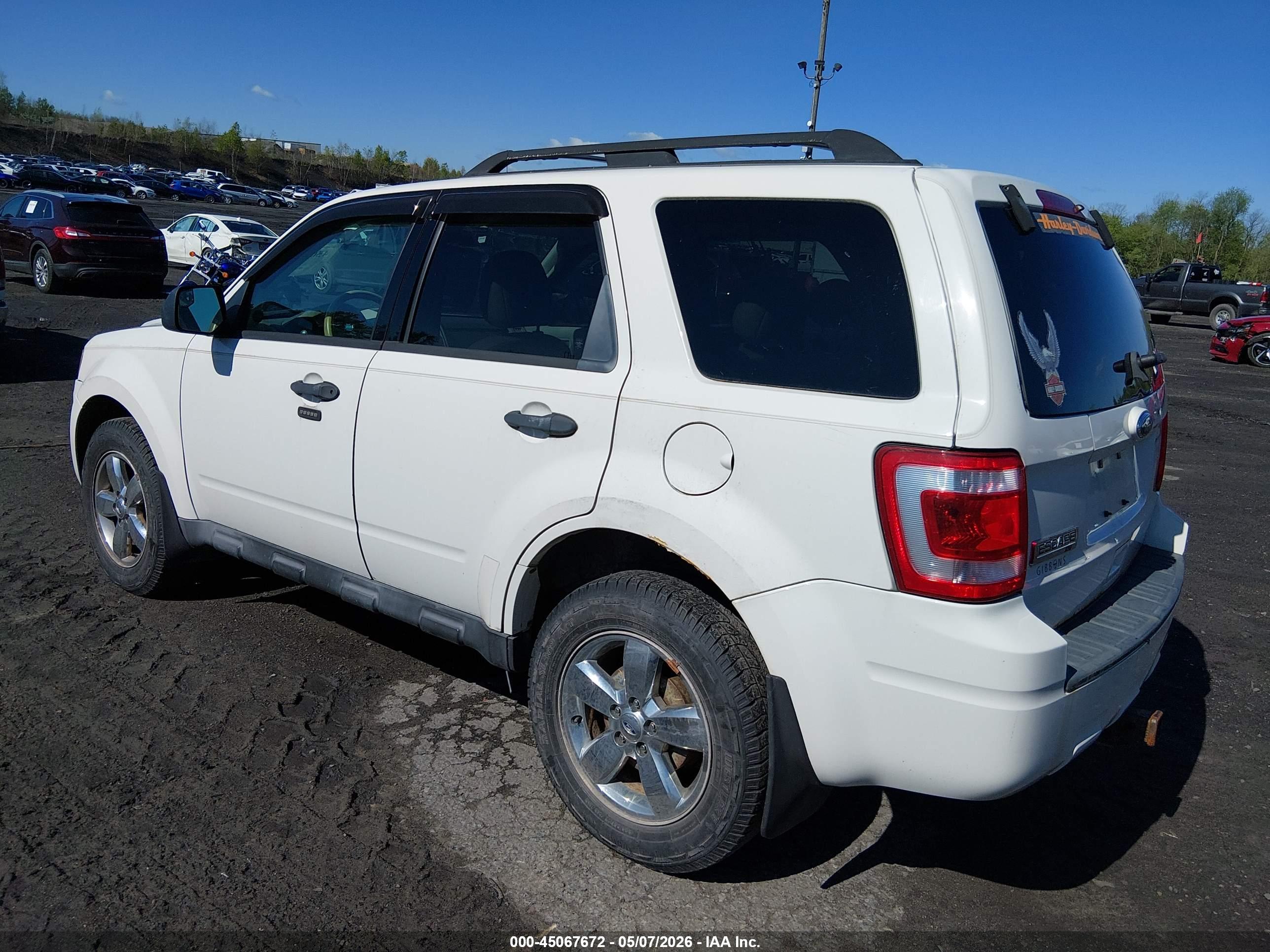 FORD ESCAPE image 3