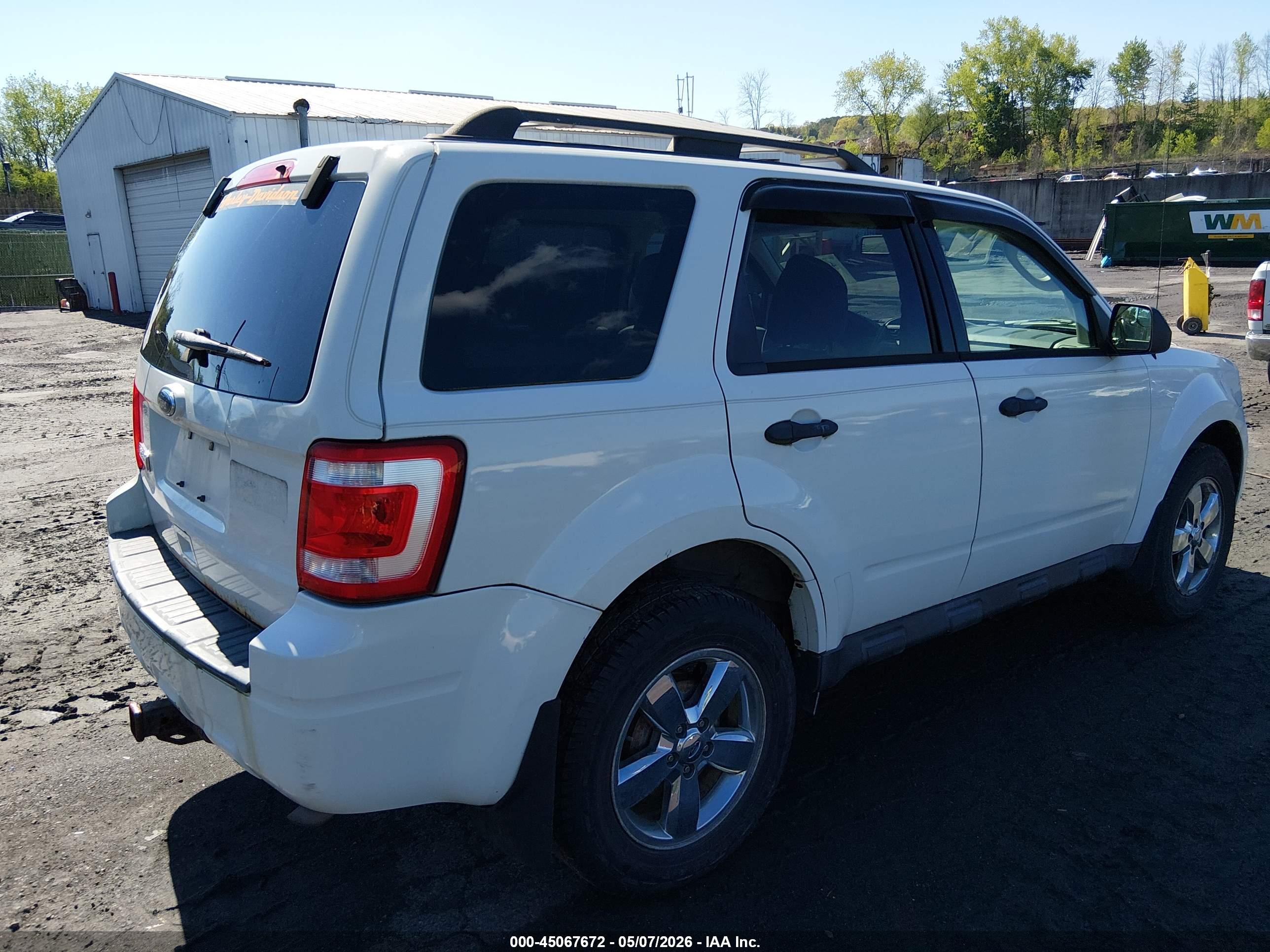 FORD ESCAPE image 4