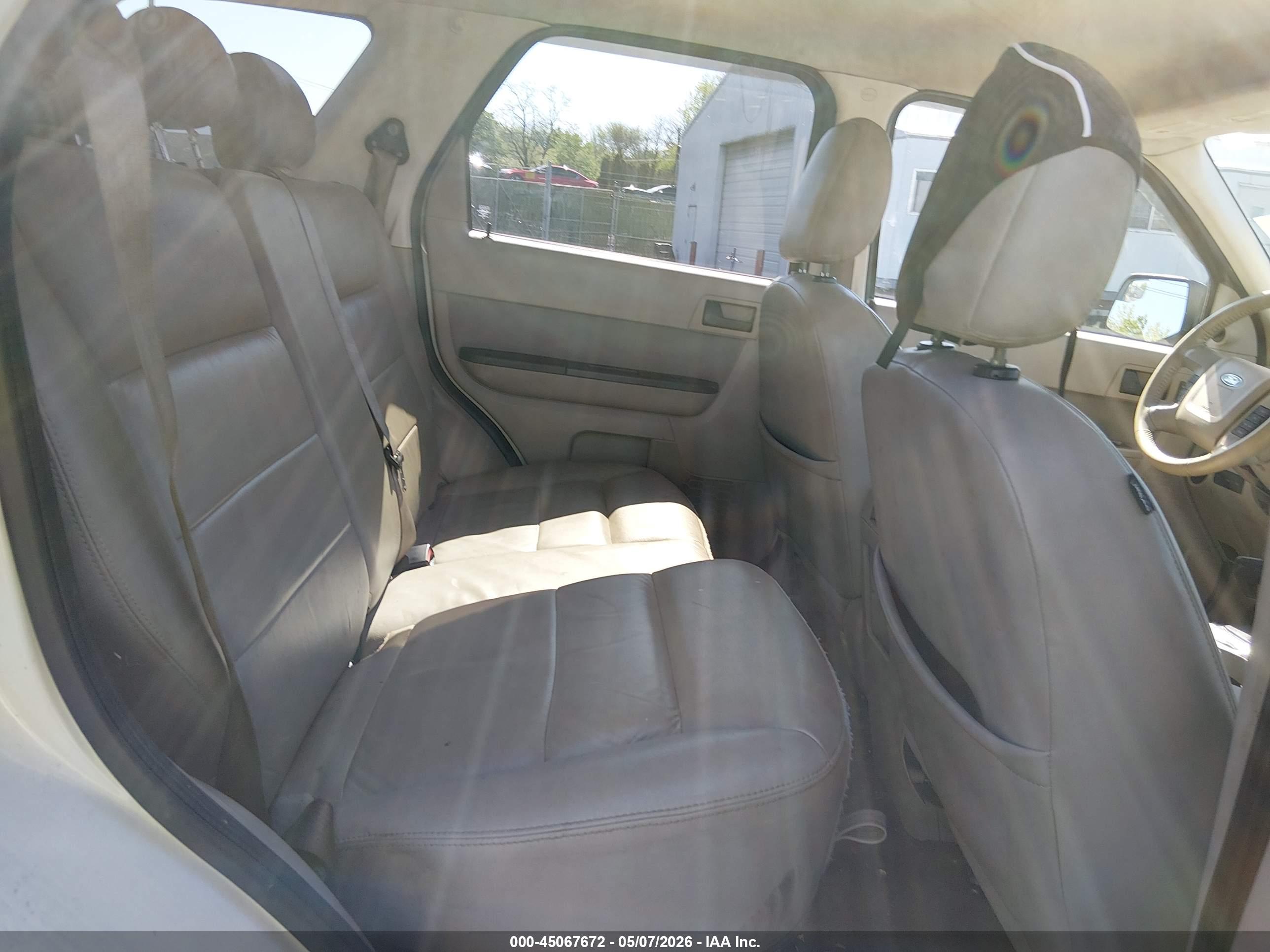 FORD ESCAPE image 8