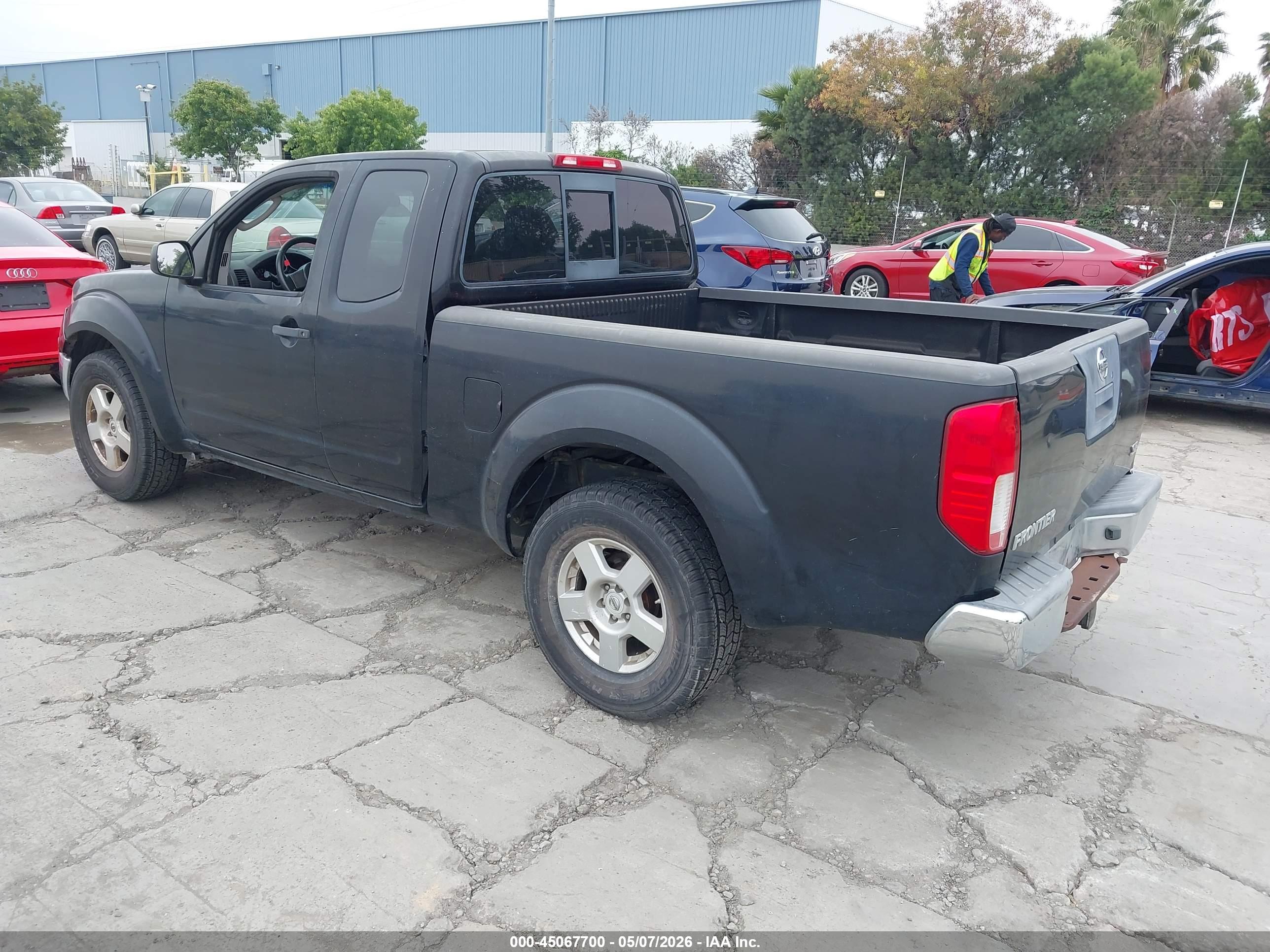 NISSAN FRONTIER image 3