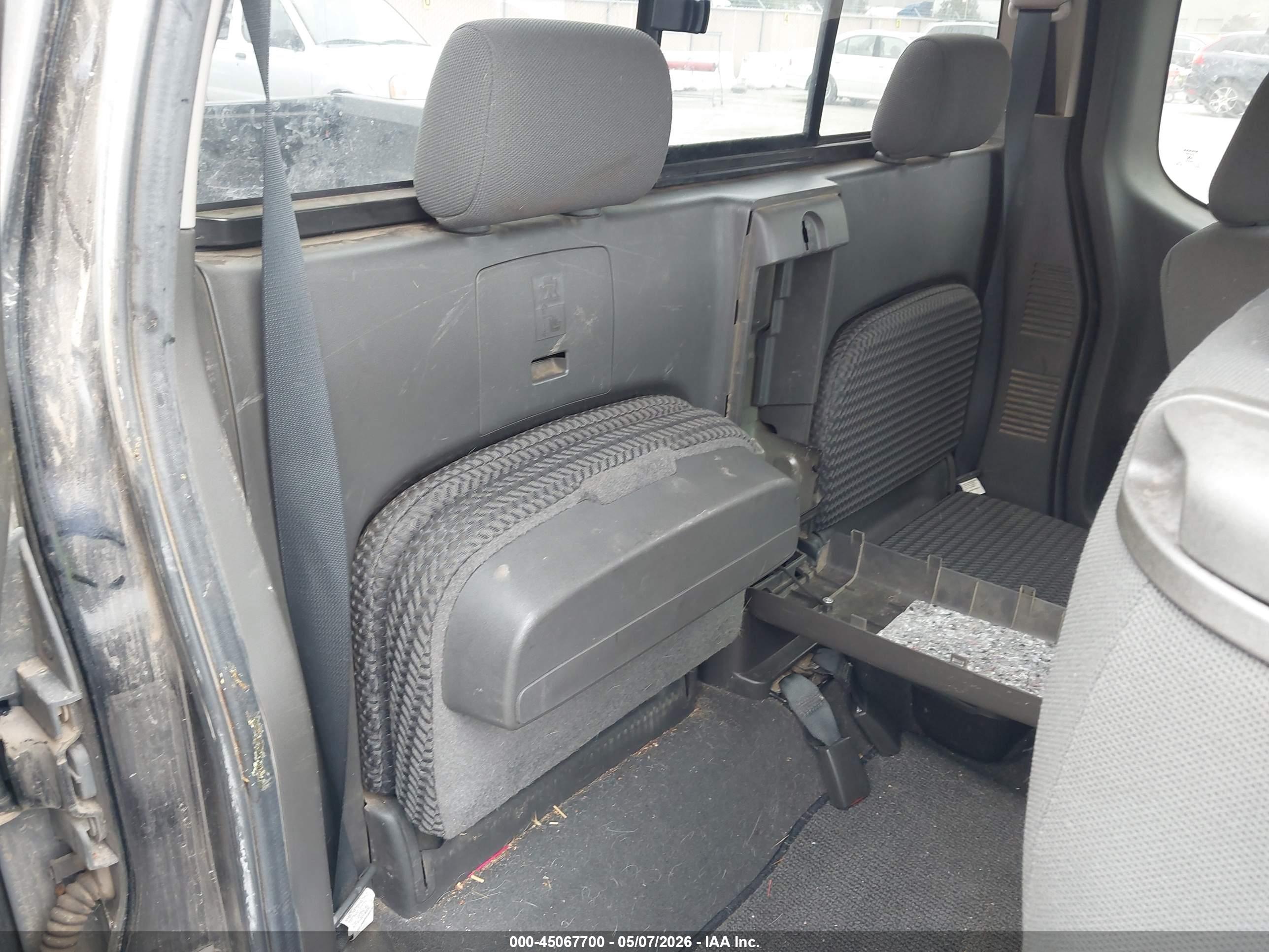 NISSAN FRONTIER image 8