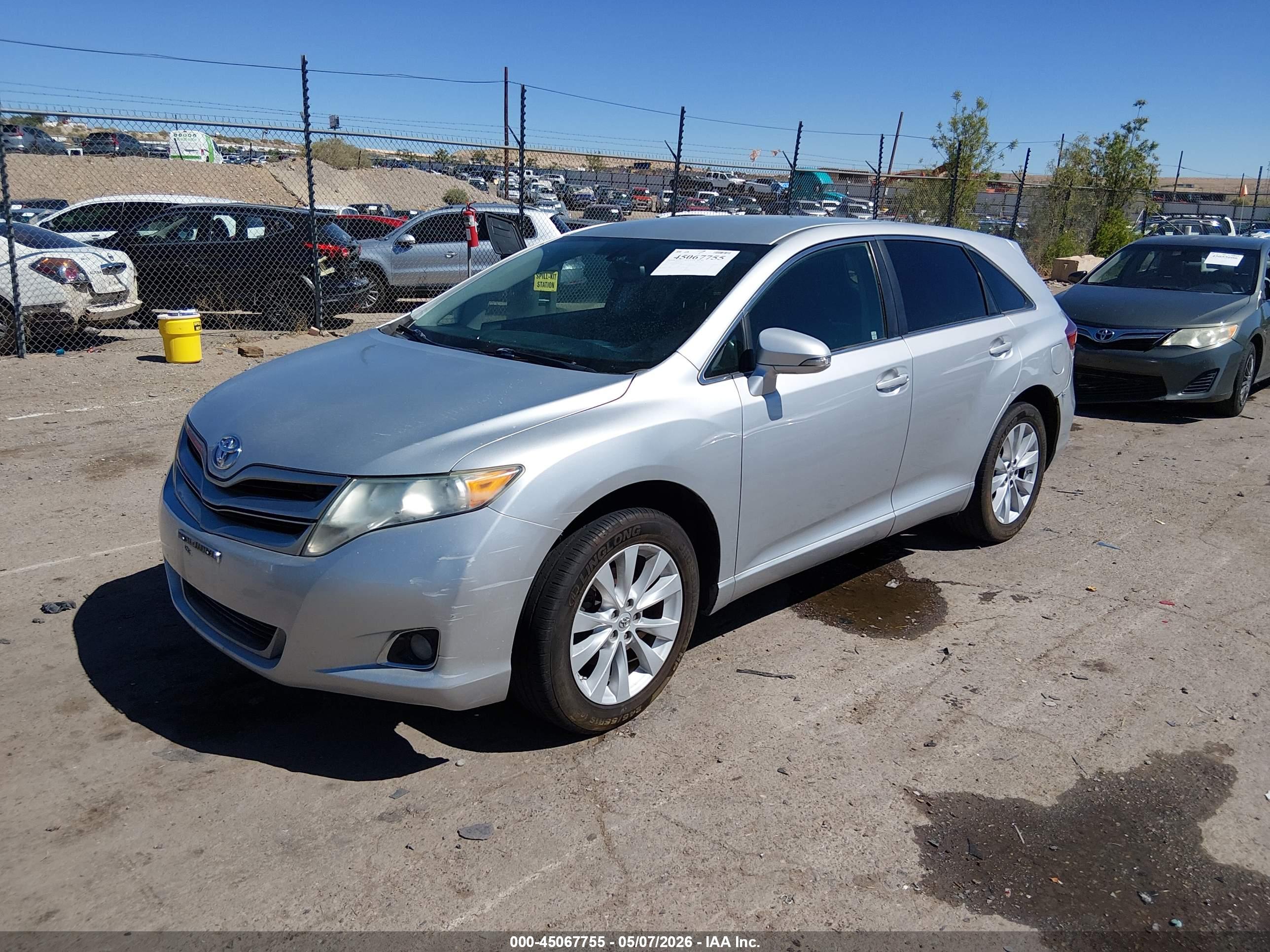 TOYOTA VENZA image 2