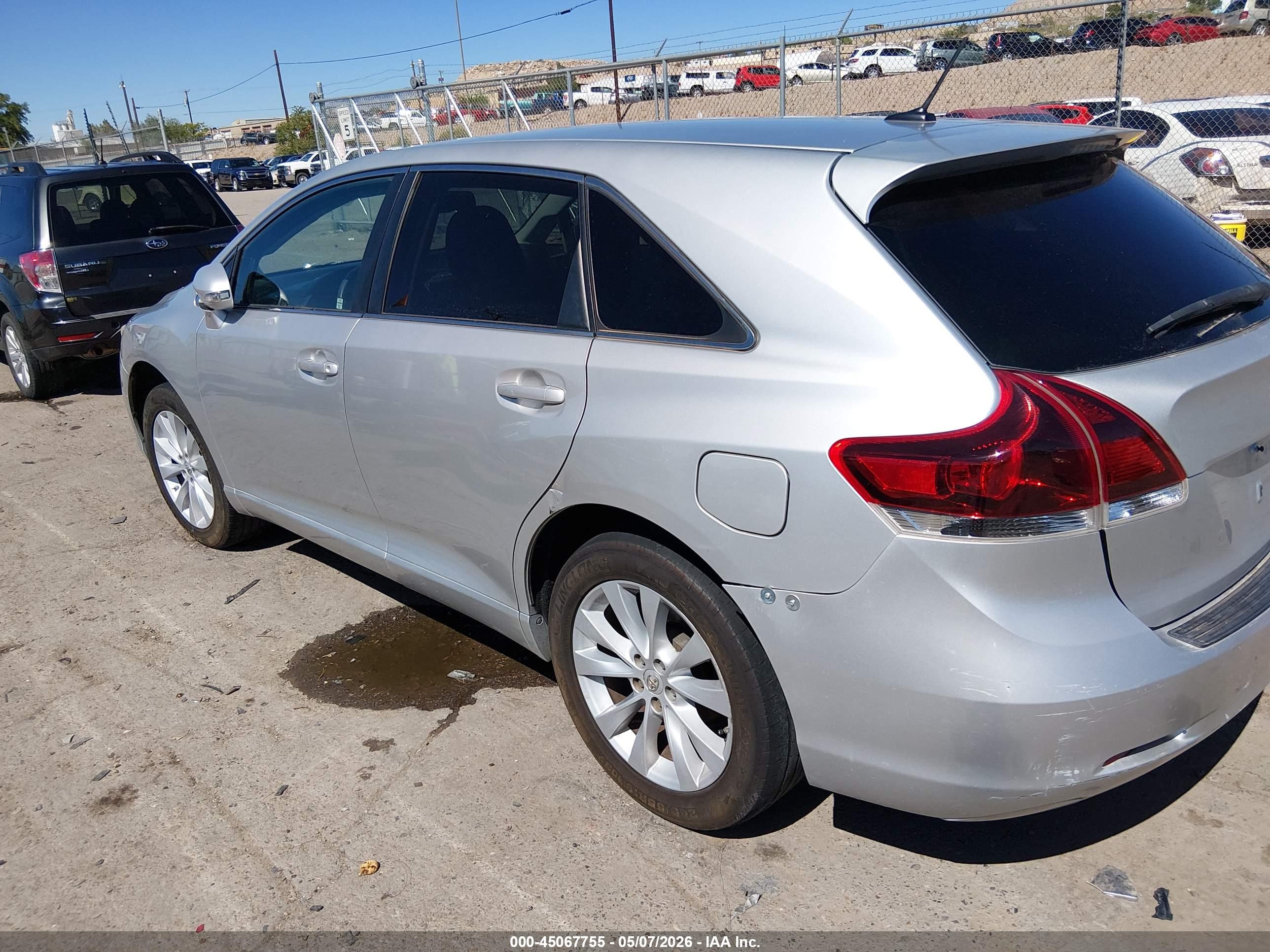 TOYOTA VENZA image 6