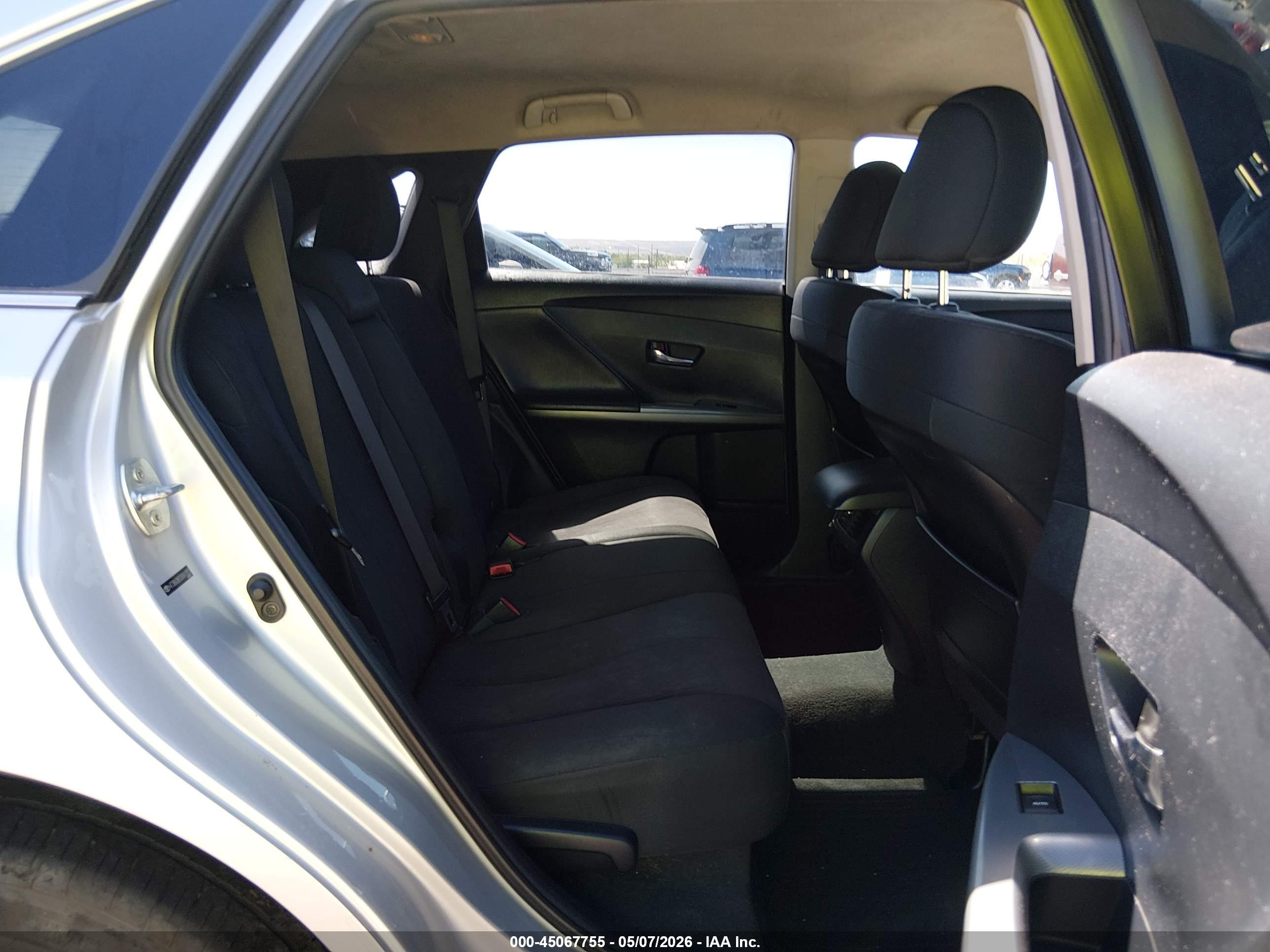TOYOTA VENZA image 8