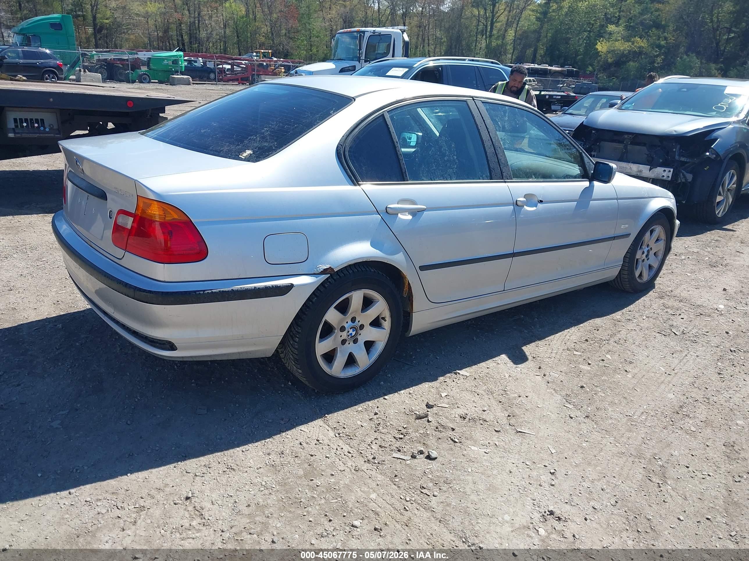 BMW 325I image 4