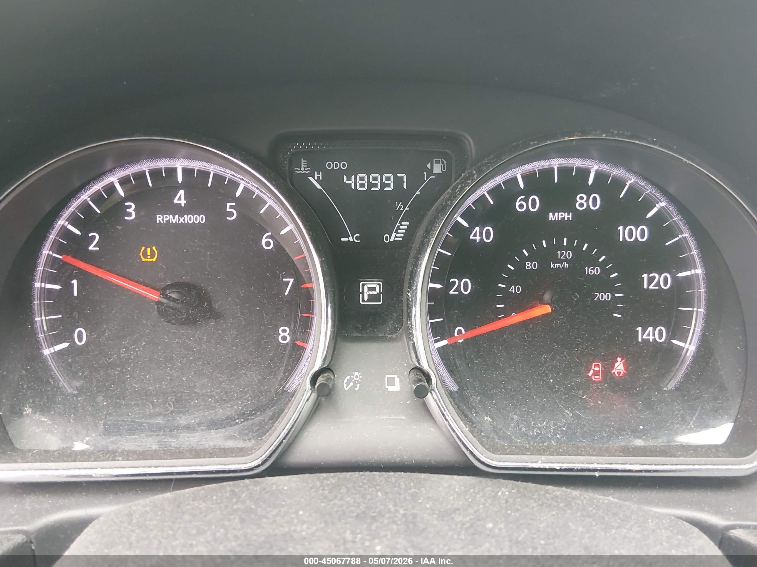 NISSAN VERSA image 7