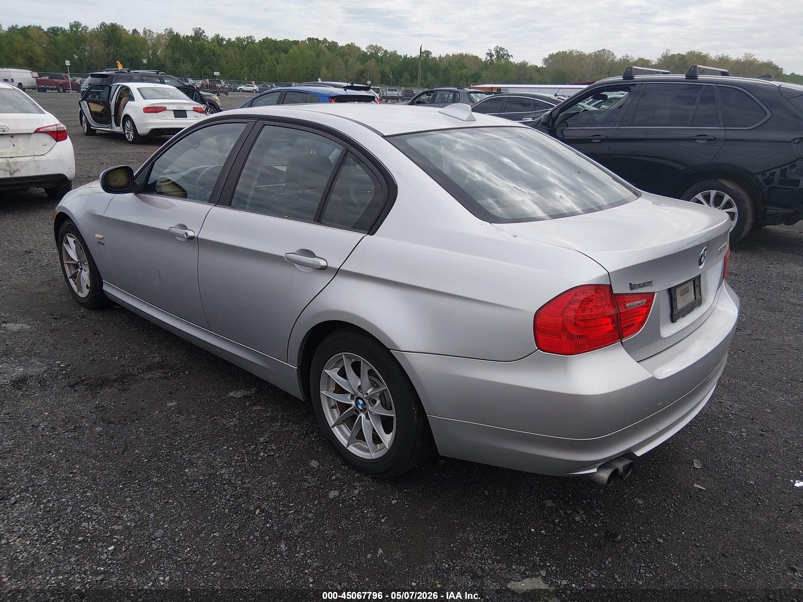 BMW 328I image 3