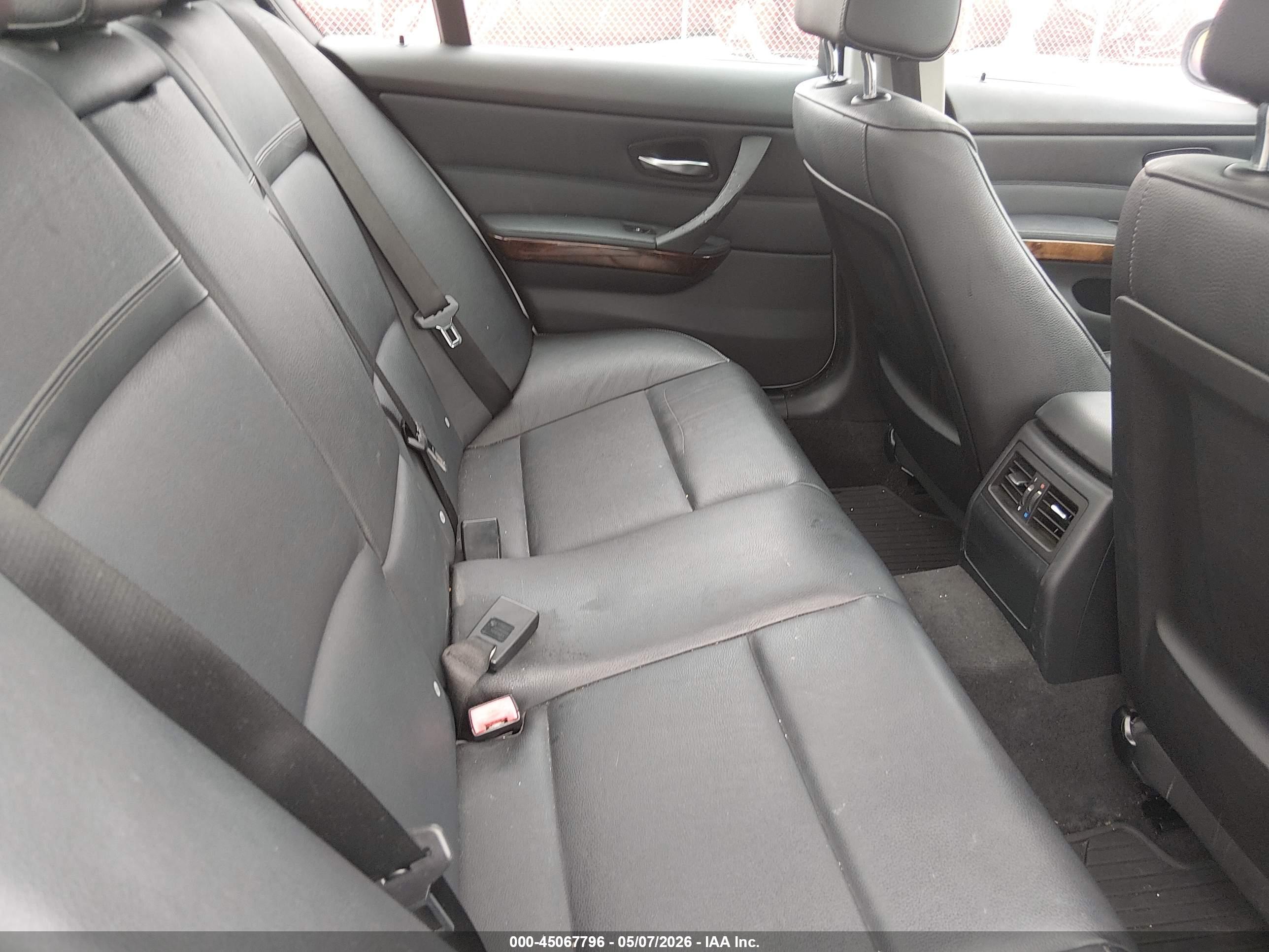 BMW 328I image 8