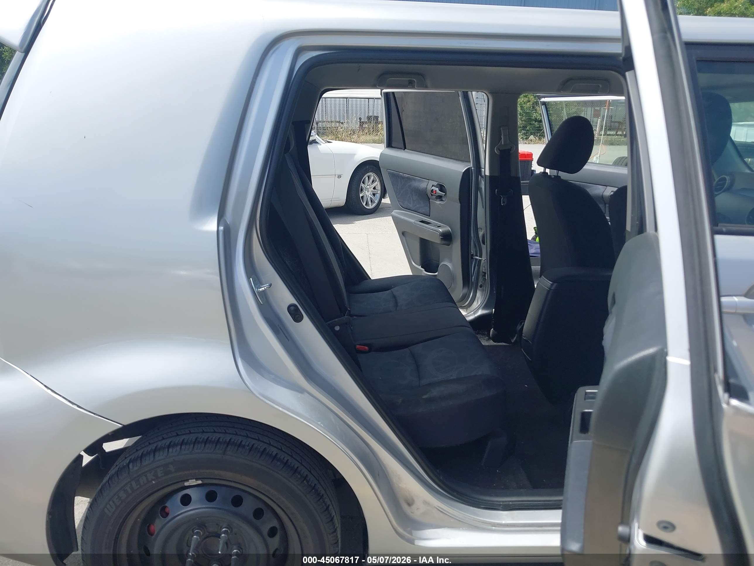 SCION XB image 8