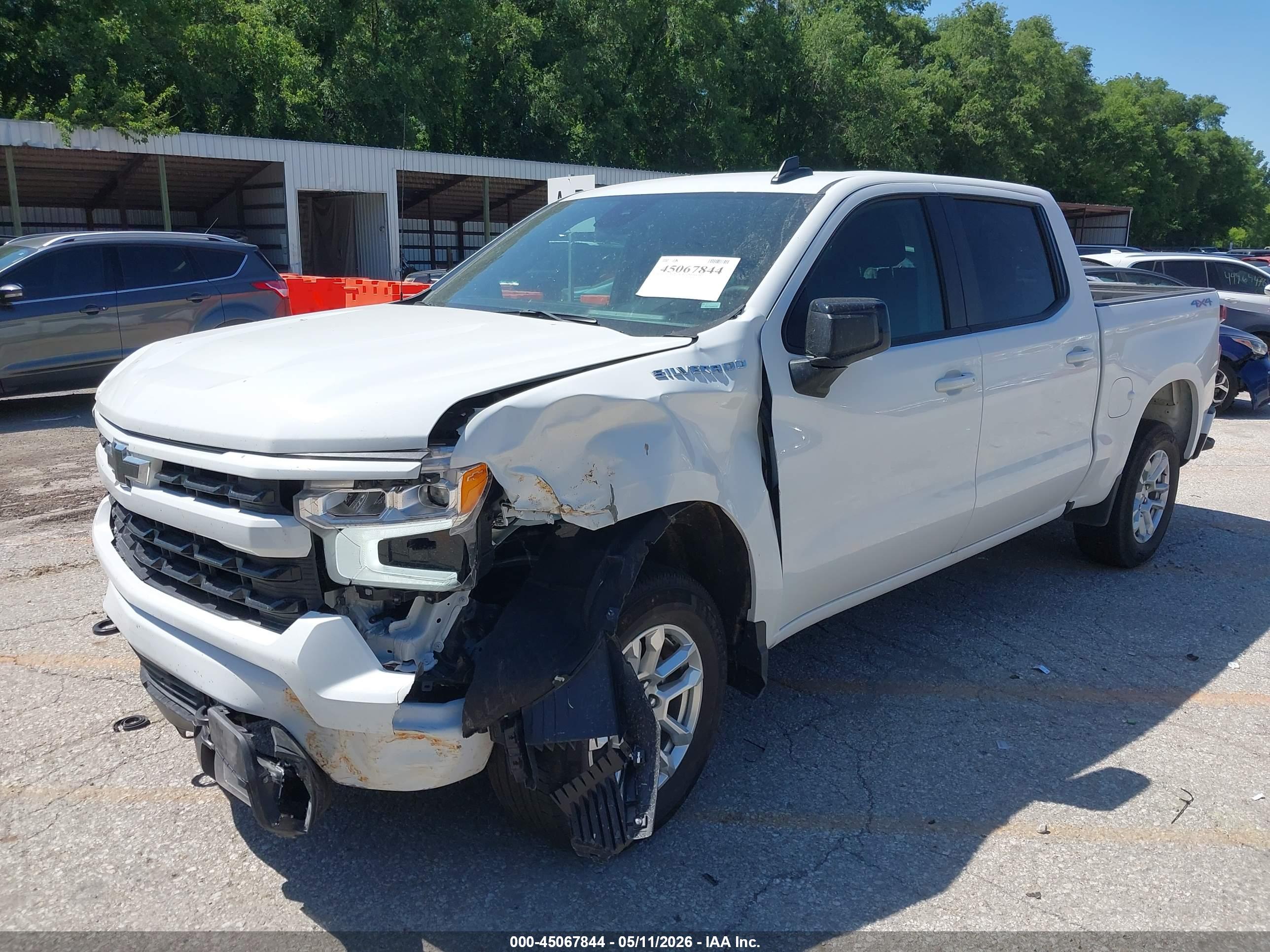 CHEVROLET SILVERADO image 2