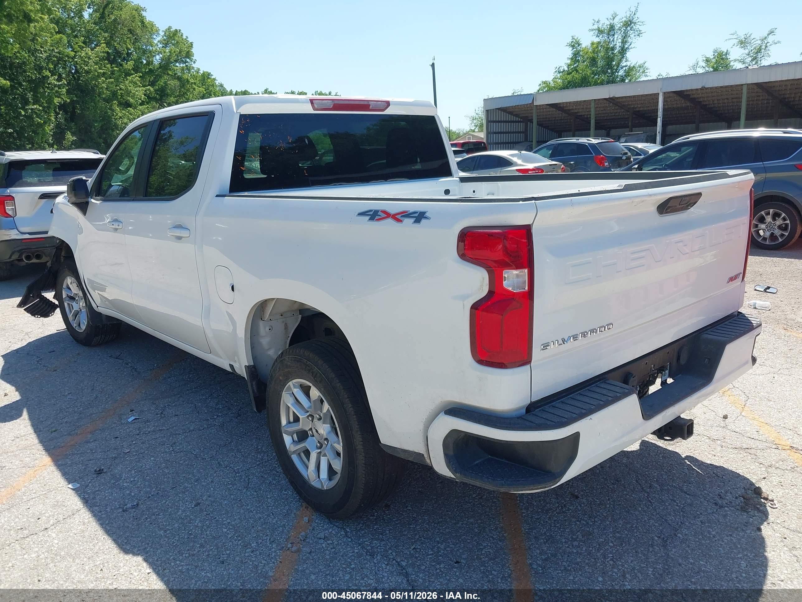 CHEVROLET SILVERADO image 3