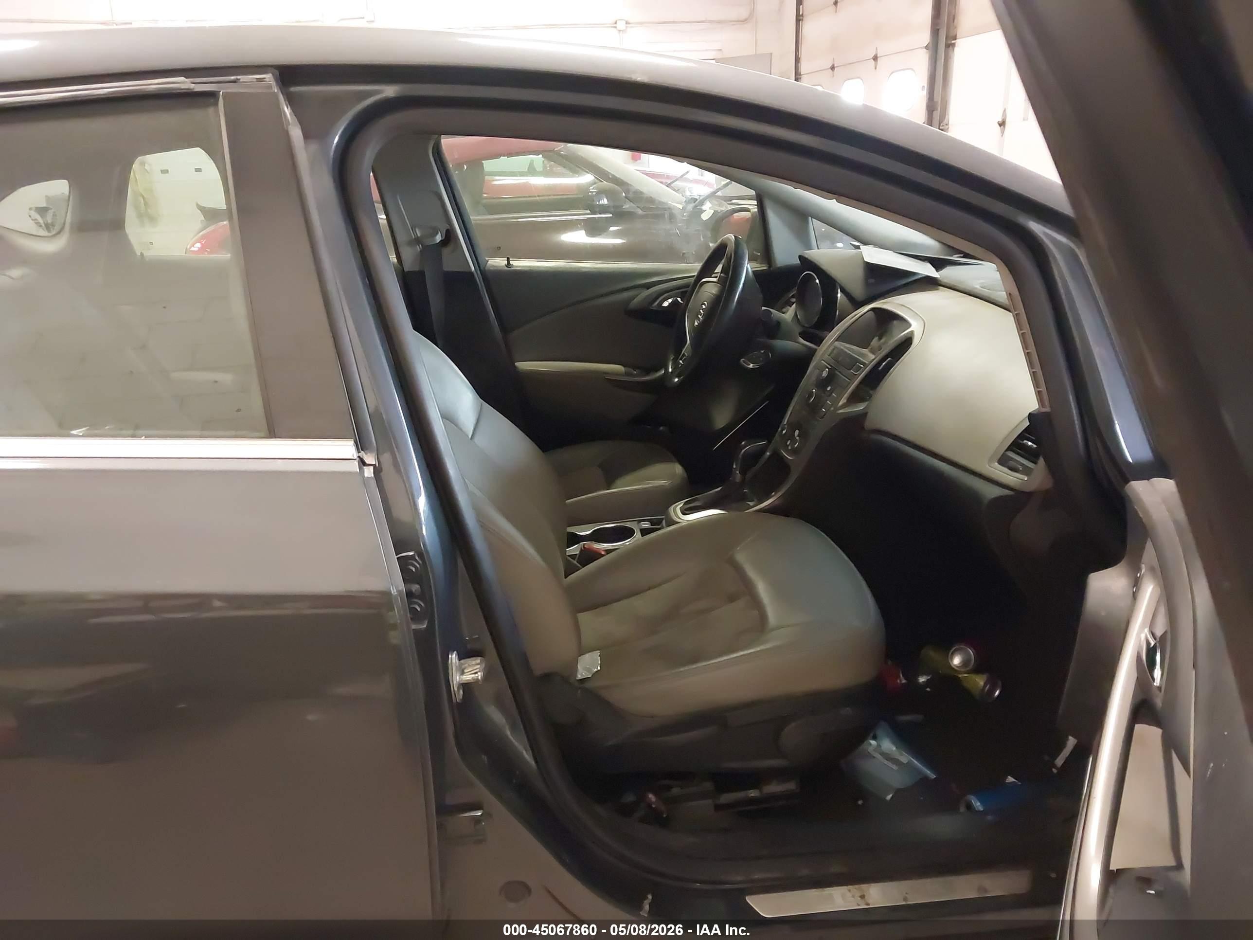 BUICK VERANO image 5