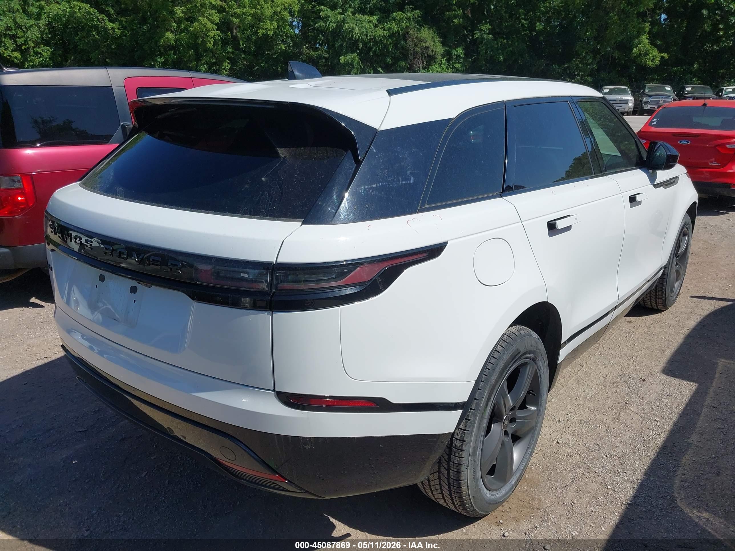 LAND ROVER image 4