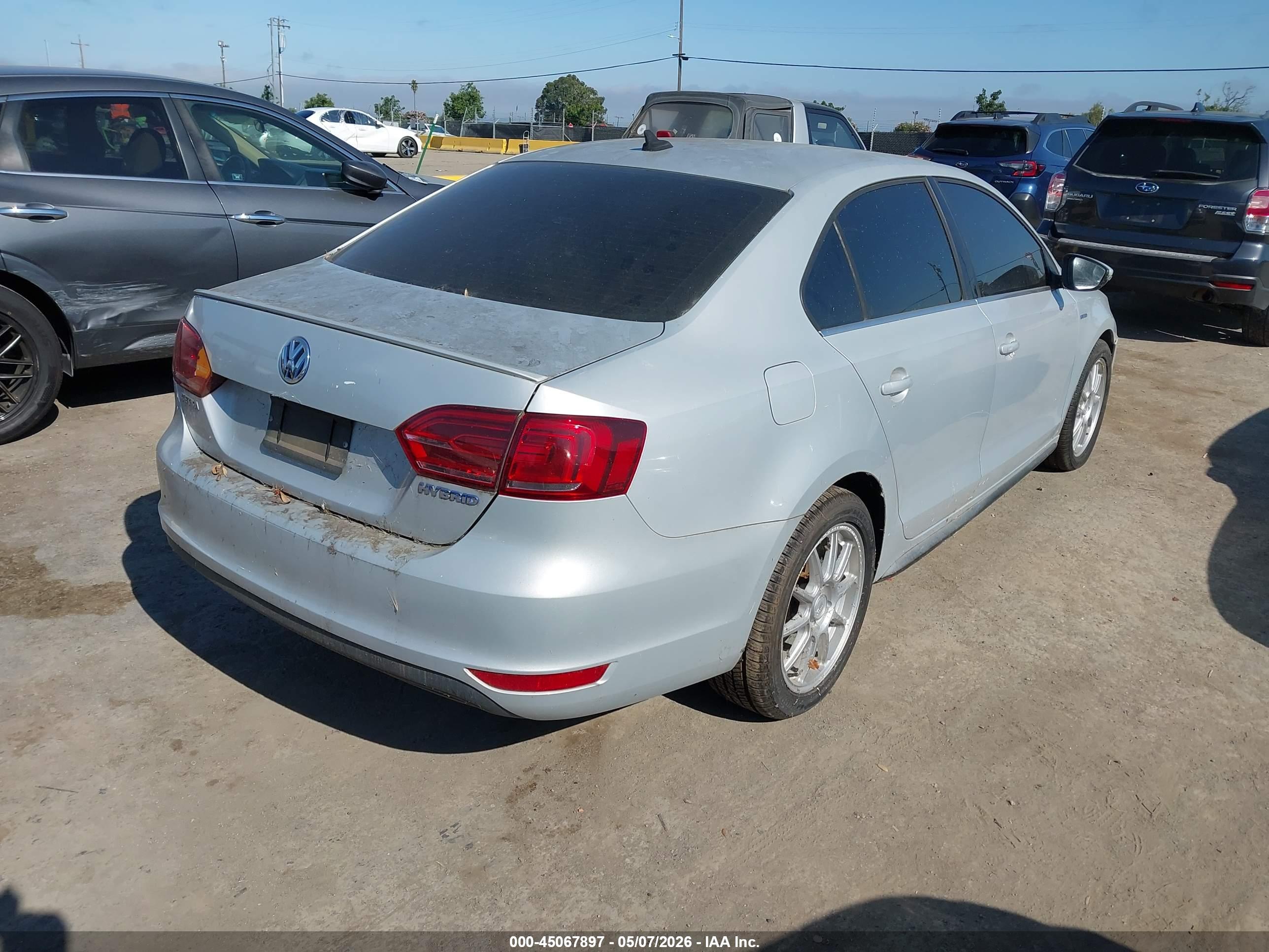 VOLKSWAGEN JETTA image 4