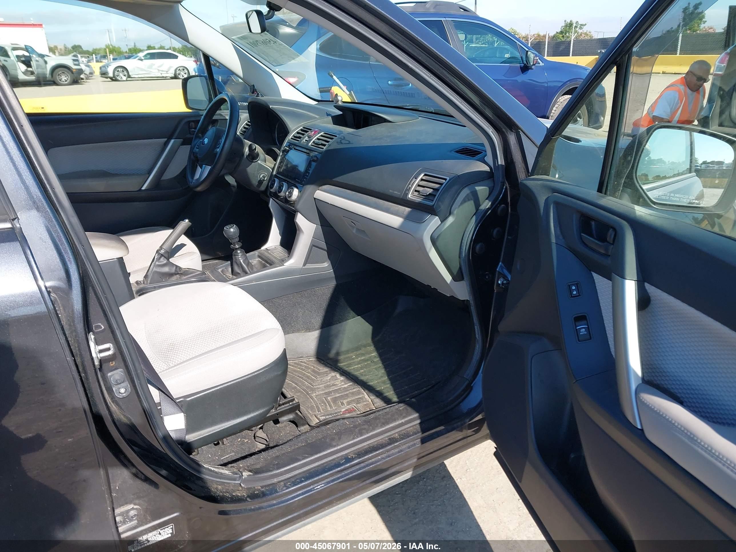SUBARU FORESTER image 5