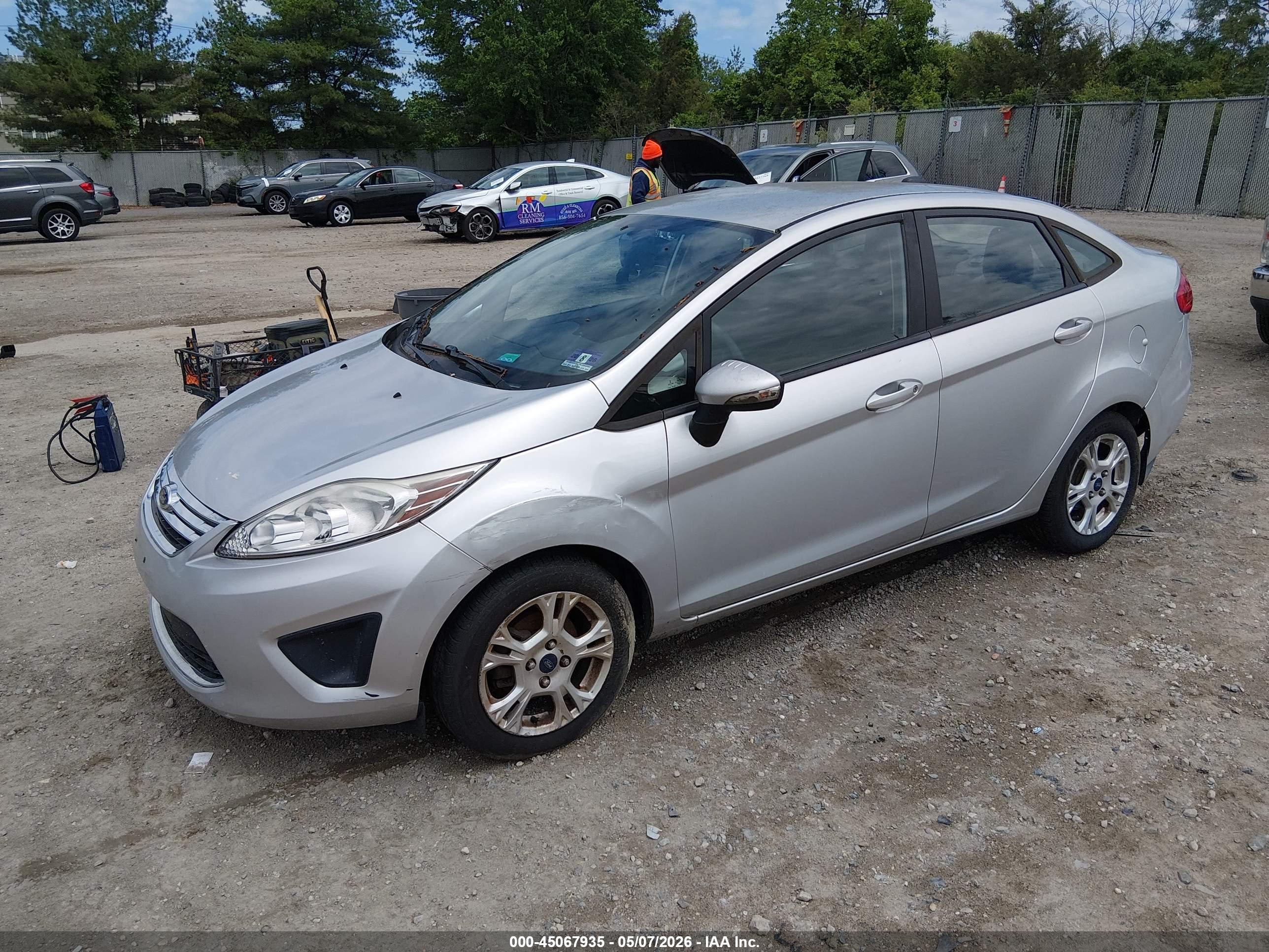 FORD FIESTA image 2