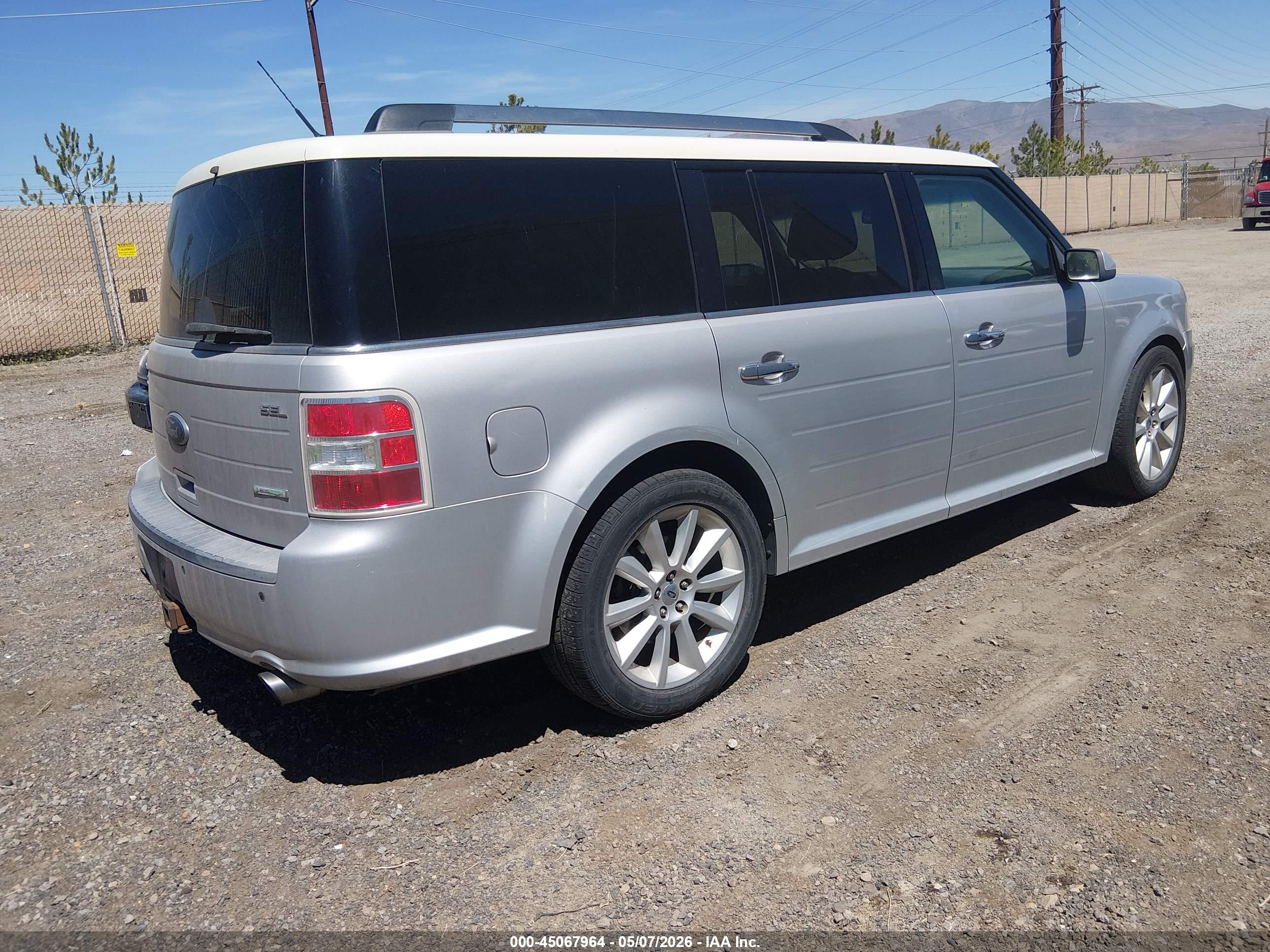 FORD FLEX image 4