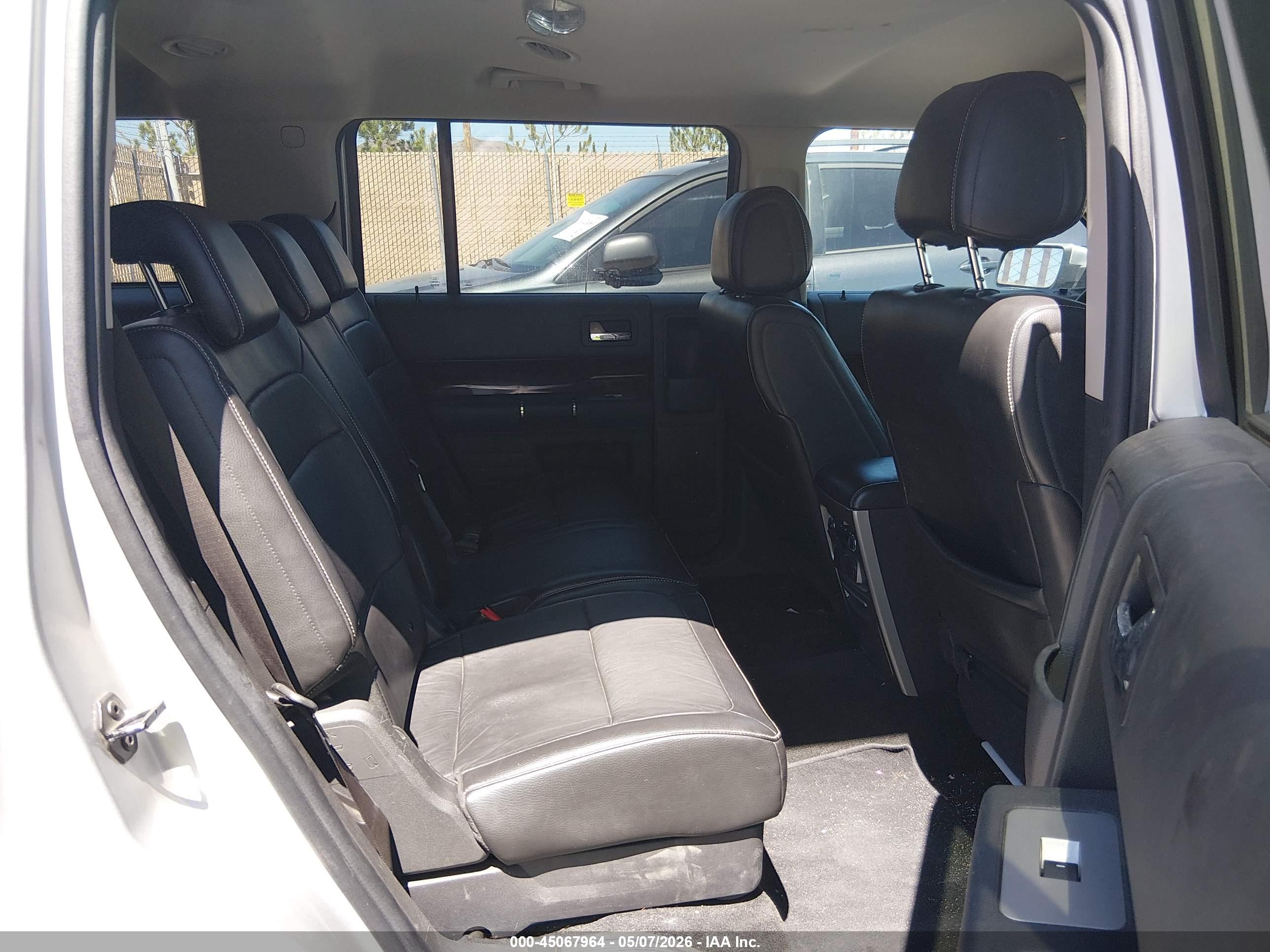FORD FLEX image 8