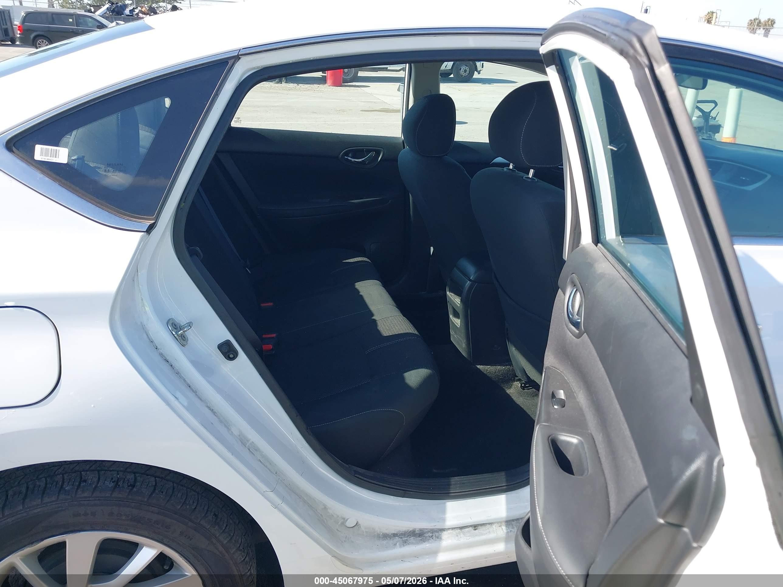 NISSAN SENTRA image 8