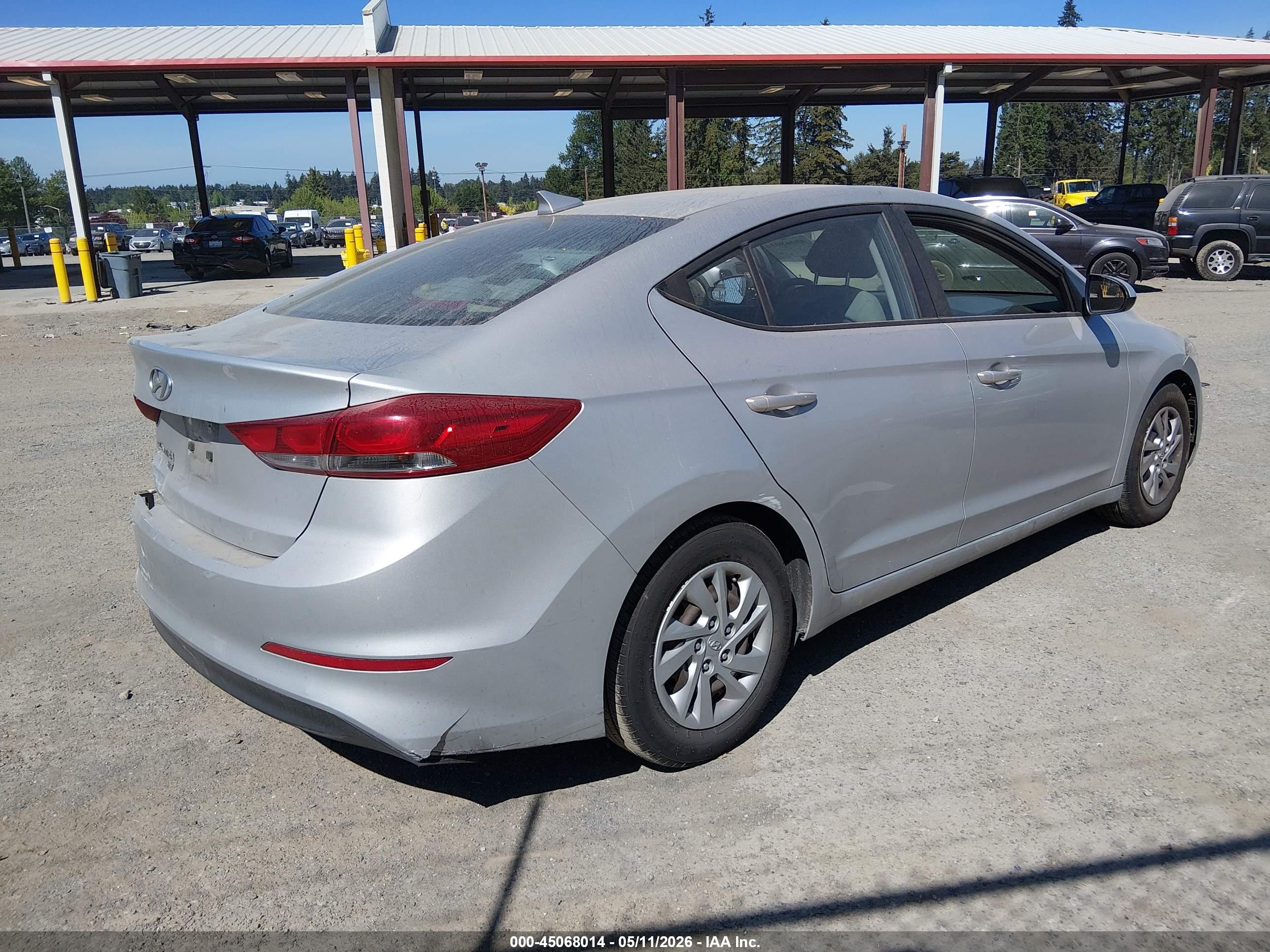HYUNDAI ELANTRA image 4